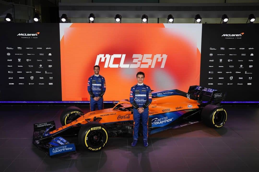 F1さんのインスタグラム写真 - (F1Instagram)「Our first look at @mclaren's 2021 car - the MCL35M 👀👌  Looking good, @landonorris and @danielricciardo 🙂  #F1 #Formula1 #McLaren #LandoNorris #McLaren」2月16日 4時45分 - f1
