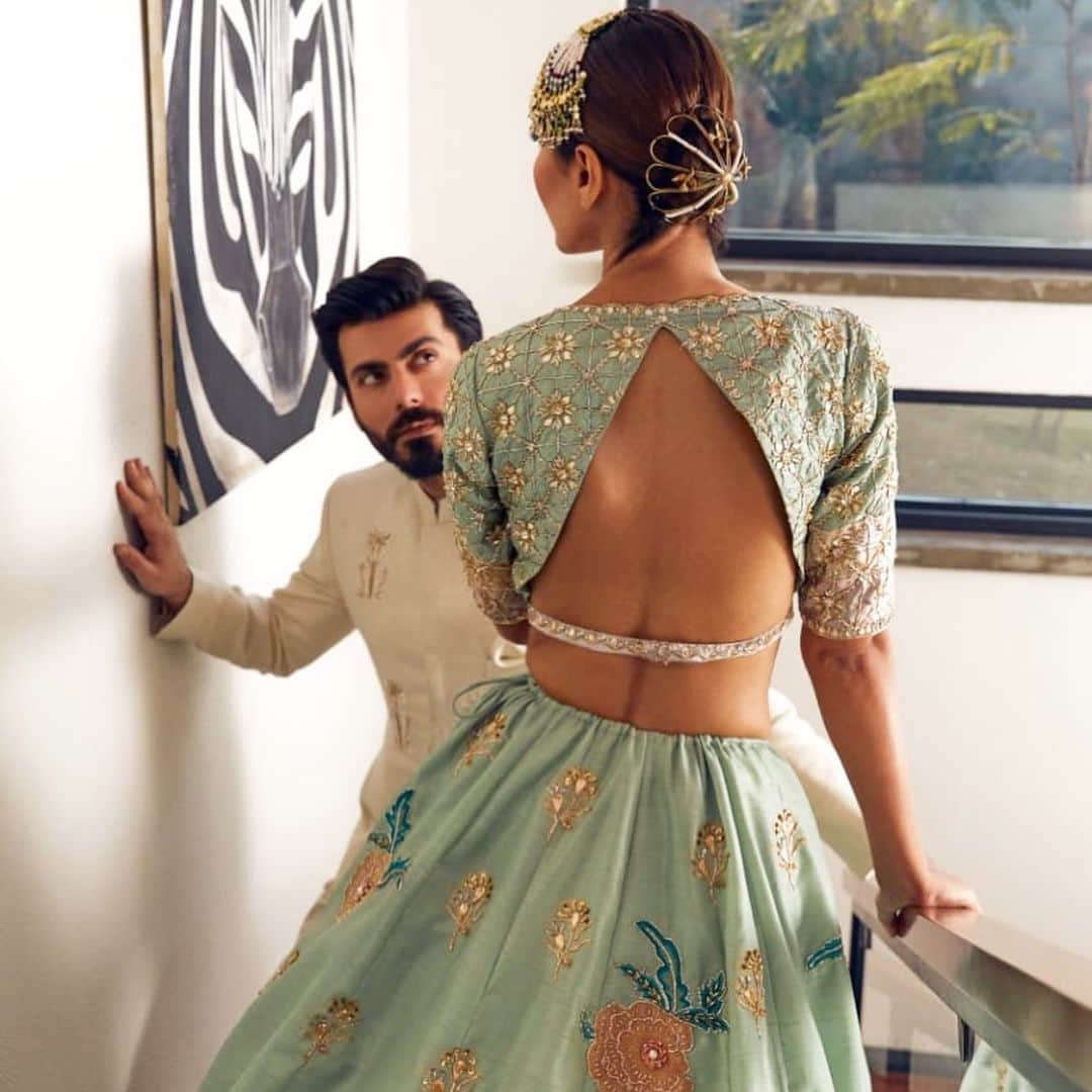 のインスタグラム：「Excuse me .. can we just.. like .. umm .. 🥰 #indianstreetfashion @indianstreetfashion #indianwedding #weddings #weddingsupplier #wedding #weddingsofinstagram #instawedding  #bridesofindia #bridesofinstagram #indianbridaloutfit #bridaloutfit #weddinglook  #bridestyle #weddingtrend #jewellery #weddinginspo #weddingplanner #weddingblogger #destinationwedding #weddingchoreography #couture #weddingjewellery #weddingshopping #weddingseason #indiandesigner」