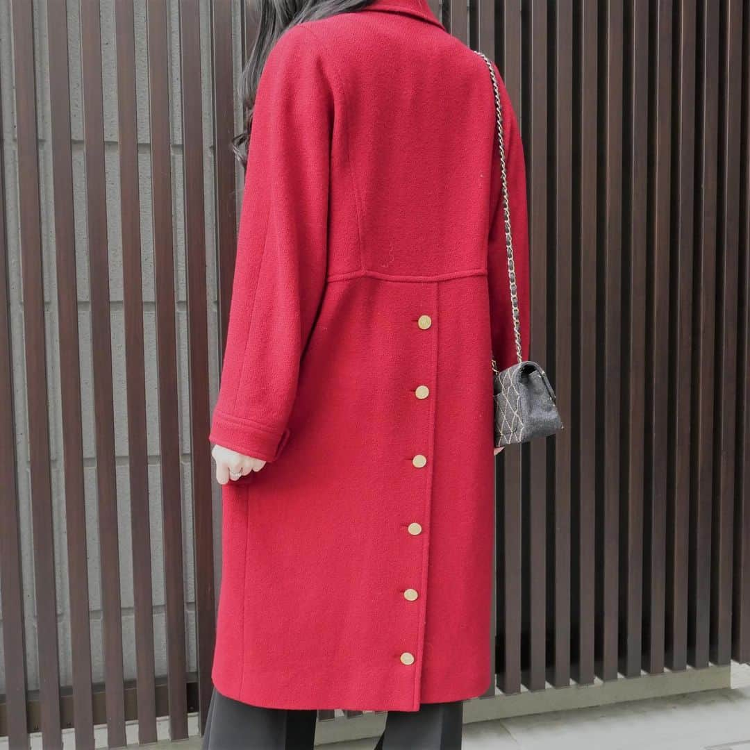 Vintage Brand Boutique AMOREさんのインスタグラム写真 - (Vintage Brand Boutique AMOREInstagram)「Vintage Long Coat Size 38  🛒Not available on webstore - DM us to order  ✈️Free Shipping Worldwide  📩DM for more info and pricing ➡️info@amorevintagetokyo.com   #Vintage #AmoreTokyo #Authentic」2月16日 14時32分 - amore_tokyo