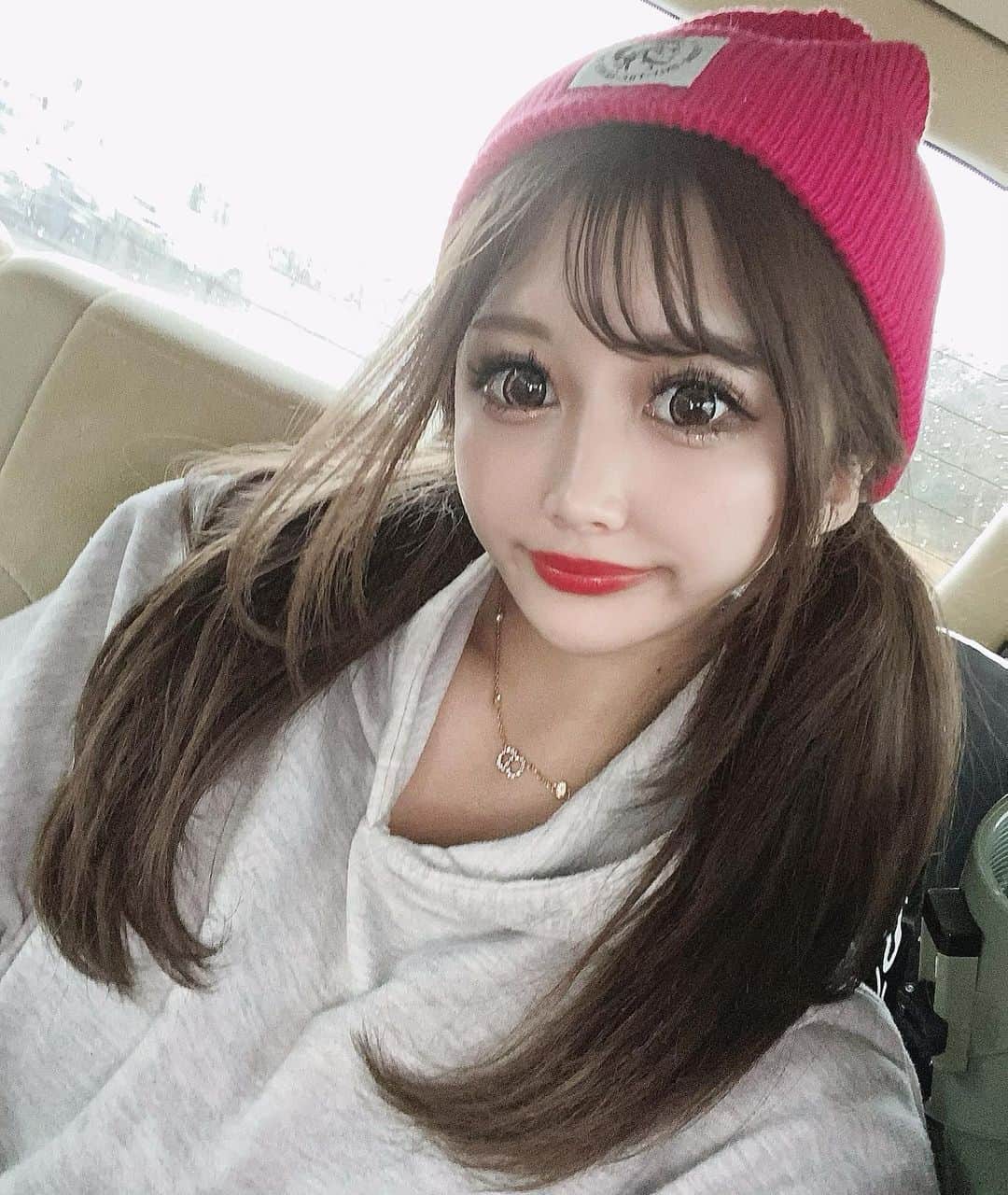 愛咲まいかのインスタグラム：「🌸  髪の毛暗くしたの🧏🏻‍♀️❤️  #キャバ嬢#キャバクラ#名古屋#錦#錦3#愛咲まいか#salondegold#サロンドゴールド#MLH#ミリオングループ#歌舞伎町#六本木#すすきの#中洲#ミナミ#北新地#アルマンド#ソウメイ#ドンペリ#シャンパン＃いいね返し」