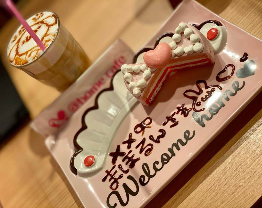 神木まほろさんのインスタグラム写真 - (神木まほろInstagram)「@home cafe   ❤️萌えた❤️ｷｭﾝｷｭﾝ💕  #アットホームカフェ #メイド喫茶 #メイドカフェ #秋葉原 #秋葉原カフェ #akihabara #akihabarajapan #tokyo #follow #japan_of_insta #japanesefood #可愛いカフェ #可愛的 #sweetsgram #咖啡廳 #女僕咖啡廳　#關注我  #따라」2月16日 15時20分 - kamiki_mahoro