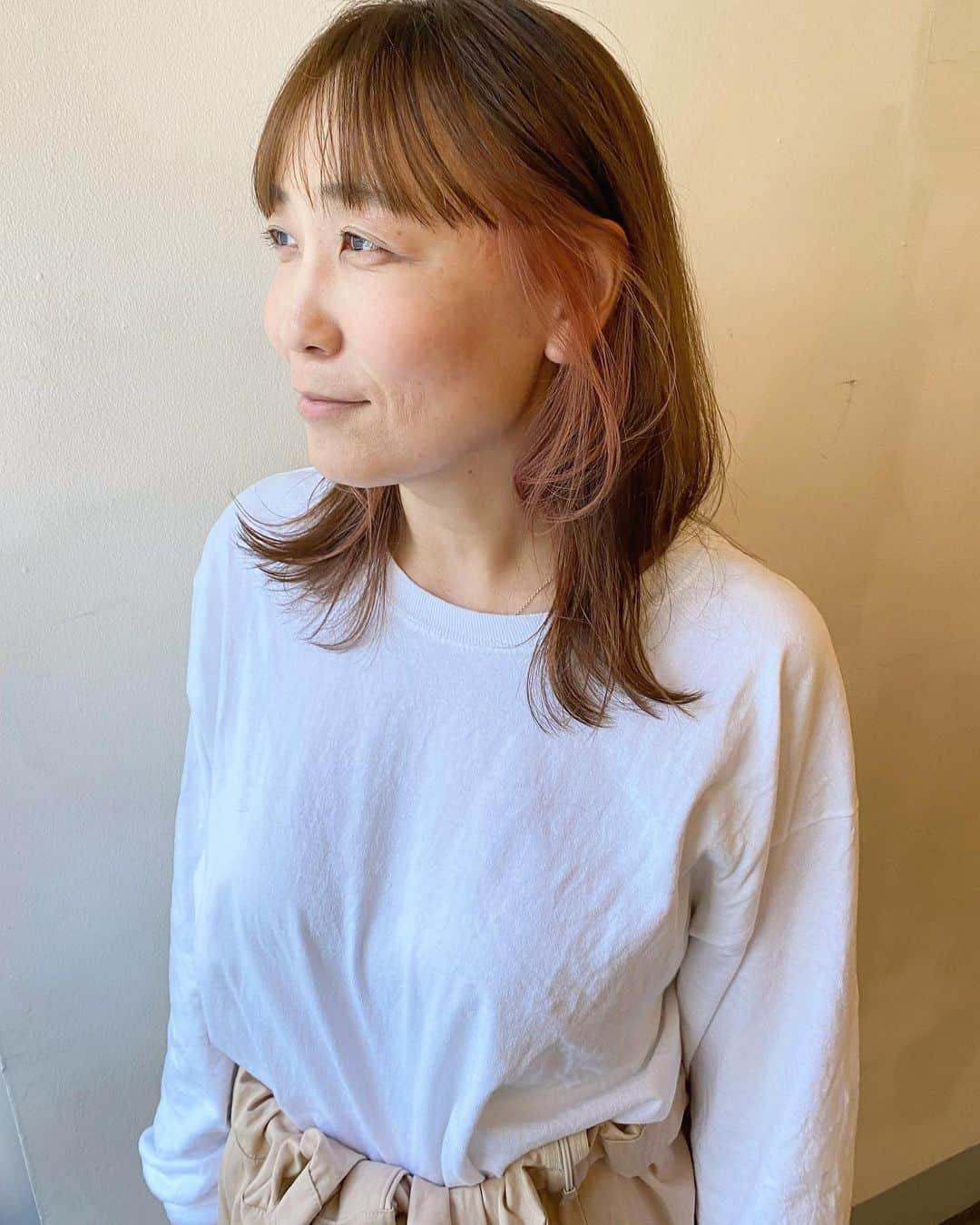 金子真由美のインスタグラム：「* ウルフレイヤー✂️ point color * #ウルフレイヤー #ポイントカラー #インナーカラー」