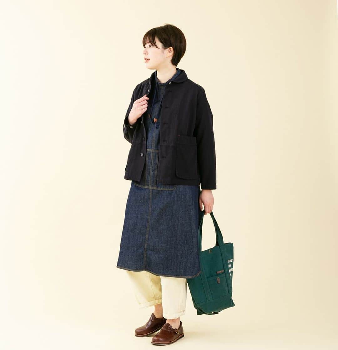 ナチュランさんのインスタグラム写真 - (ナチュランInstagram)「【暮らしの服】5,390円以下には見えない！デザインデニム特集﻿ ﻿ 今週のテーマは、「5,390円以下には見えない！デザインデニム特集」です。﻿ ﻿ ﻿ ﻿ -----------﻿ ■ワークプルオーバーワンピース[NTT-3A52-0922-C]﻿ デニムパンツをそのままワンピースにリメイクしたようなデザイン。﻿ ﻿ ﻿ -----------﻿ ■デニム切替ポケットゆるパンツ[ZOI-2A50-1113-C]﻿ 細すぎも太すぎもしない、オールマイティに使えるサイズ感のタック入りデニム。﻿ ﻿ ﻿ -----------﻿ ■ノーカラーブルゾン[ENV-2A52-1412-A]﻿ 大きな胸ポケットとドロップショルダーで旬のオーバーシルエットを表現。 Mサイズでも十分なたっぷり感。﻿ ﻿ ﻿ -----------﻿ ■縦スラブデニムバンドカラーシャツ[MNY-2A51-0637-B]﻿ 太さや長さが不規則なコットン糸をあえて使い、ヴィンテージのような独特の風合いと清涼感を表現したデニムシャツ。﻿ ﻿ ﻿ ﻿ ------------------------------﻿ ▶️お買いものは写真内のタグをタップしてくださいね。またはプロフィールからもナチュランへリンクしています。→@natulan_official﻿ ﻿ ▶️写真内のタグは、販売中でも消えている場合がございます。ぜひ、ナチュランの検索窓から、注文番号又は商品名を、検索してみてくださいね。﻿ ﻿ ▶️プロフィール画面では、季節のおすすめ商品や、再入荷情報をご紹介しています。ぜひ、ご覧くださいませ。→@natulan_official﻿ ﻿ ----------- #lifewear #fashion #今日のコーデ #コーディネート #ファッション #ナチュラル #ナチュラン #natulan #日々の暮らし #暮らしを楽しむ #シンプルライフ #シンプルコーデ #大人女子 #大人コーデ #ナチュラルコーデ #デニム #春コーデ #ワンピース #プチプラコーデ #ジーンズ #ジーパン #暮らしの服  #natulan_official」2月16日 15時25分 - natulan_official