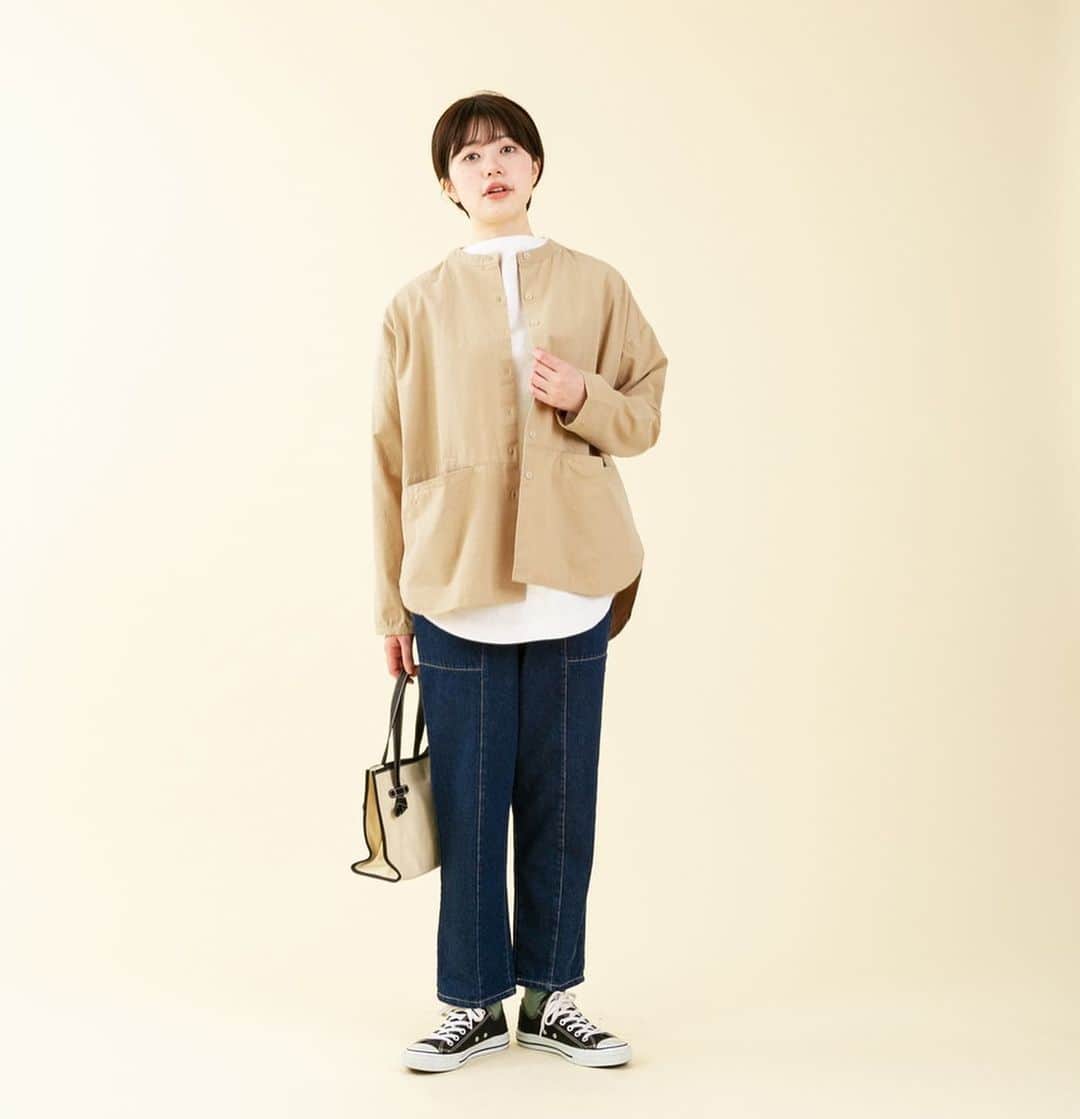 ナチュランさんのインスタグラム写真 - (ナチュランInstagram)「【暮らしの服】5,390円以下には見えない！デザインデニム特集﻿ ﻿ 今週のテーマは、「5,390円以下には見えない！デザインデニム特集」です。﻿ ﻿ ﻿ ﻿ -----------﻿ ■ワークプルオーバーワンピース[NTT-3A52-0922-C]﻿ デニムパンツをそのままワンピースにリメイクしたようなデザイン。﻿ ﻿ ﻿ -----------﻿ ■デニム切替ポケットゆるパンツ[ZOI-2A50-1113-C]﻿ 細すぎも太すぎもしない、オールマイティに使えるサイズ感のタック入りデニム。﻿ ﻿ ﻿ -----------﻿ ■ノーカラーブルゾン[ENV-2A52-1412-A]﻿ 大きな胸ポケットとドロップショルダーで旬のオーバーシルエットを表現。 Mサイズでも十分なたっぷり感。﻿ ﻿ ﻿ -----------﻿ ■縦スラブデニムバンドカラーシャツ[MNY-2A51-0637-B]﻿ 太さや長さが不規則なコットン糸をあえて使い、ヴィンテージのような独特の風合いと清涼感を表現したデニムシャツ。﻿ ﻿ ﻿ ﻿ ------------------------------﻿ ▶️お買いものは写真内のタグをタップしてくださいね。またはプロフィールからもナチュランへリンクしています。→@natulan_official﻿ ﻿ ▶️写真内のタグは、販売中でも消えている場合がございます。ぜひ、ナチュランの検索窓から、注文番号又は商品名を、検索してみてくださいね。﻿ ﻿ ▶️プロフィール画面では、季節のおすすめ商品や、再入荷情報をご紹介しています。ぜひ、ご覧くださいませ。→@natulan_official﻿ ﻿ ----------- #lifewear #fashion #今日のコーデ #コーディネート #ファッション #ナチュラル #ナチュラン #natulan #日々の暮らし #暮らしを楽しむ #シンプルライフ #シンプルコーデ #大人女子 #大人コーデ #ナチュラルコーデ #デニム #春コーデ #ワンピース #プチプラコーデ #ジーンズ #ジーパン #暮らしの服  #natulan_official」2月16日 15時25分 - natulan_official