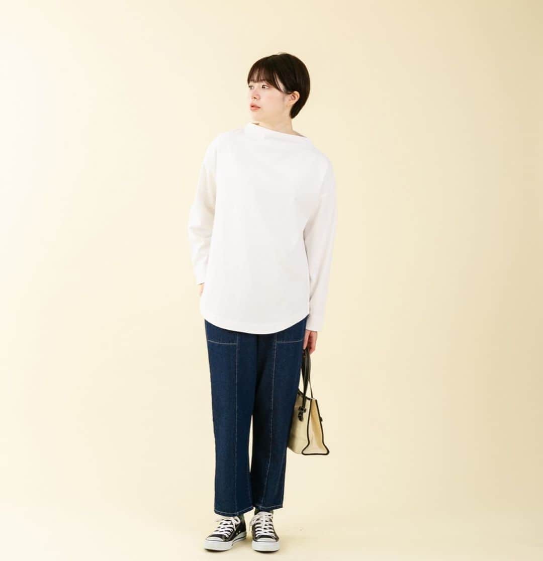 ナチュランさんのインスタグラム写真 - (ナチュランInstagram)「【暮らしの服】5,390円以下には見えない！デザインデニム特集﻿ ﻿ 今週のテーマは、「5,390円以下には見えない！デザインデニム特集」です。﻿ ﻿ ﻿ ﻿ -----------﻿ ■ワークプルオーバーワンピース[NTT-3A52-0922-C]﻿ デニムパンツをそのままワンピースにリメイクしたようなデザイン。﻿ ﻿ ﻿ -----------﻿ ■デニム切替ポケットゆるパンツ[ZOI-2A50-1113-C]﻿ 細すぎも太すぎもしない、オールマイティに使えるサイズ感のタック入りデニム。﻿ ﻿ ﻿ -----------﻿ ■ノーカラーブルゾン[ENV-2A52-1412-A]﻿ 大きな胸ポケットとドロップショルダーで旬のオーバーシルエットを表現。 Mサイズでも十分なたっぷり感。﻿ ﻿ ﻿ -----------﻿ ■縦スラブデニムバンドカラーシャツ[MNY-2A51-0637-B]﻿ 太さや長さが不規則なコットン糸をあえて使い、ヴィンテージのような独特の風合いと清涼感を表現したデニムシャツ。﻿ ﻿ ﻿ ﻿ ------------------------------﻿ ▶️お買いものは写真内のタグをタップしてくださいね。またはプロフィールからもナチュランへリンクしています。→@natulan_official﻿ ﻿ ▶️写真内のタグは、販売中でも消えている場合がございます。ぜひ、ナチュランの検索窓から、注文番号又は商品名を、検索してみてくださいね。﻿ ﻿ ▶️プロフィール画面では、季節のおすすめ商品や、再入荷情報をご紹介しています。ぜひ、ご覧くださいませ。→@natulan_official﻿ ﻿ ----------- #lifewear #fashion #今日のコーデ #コーディネート #ファッション #ナチュラル #ナチュラン #natulan #日々の暮らし #暮らしを楽しむ #シンプルライフ #シンプルコーデ #大人女子 #大人コーデ #ナチュラルコーデ #デニム #春コーデ #ワンピース #プチプラコーデ #ジーンズ #ジーパン #暮らしの服  #natulan_official」2月16日 15時25分 - natulan_official
