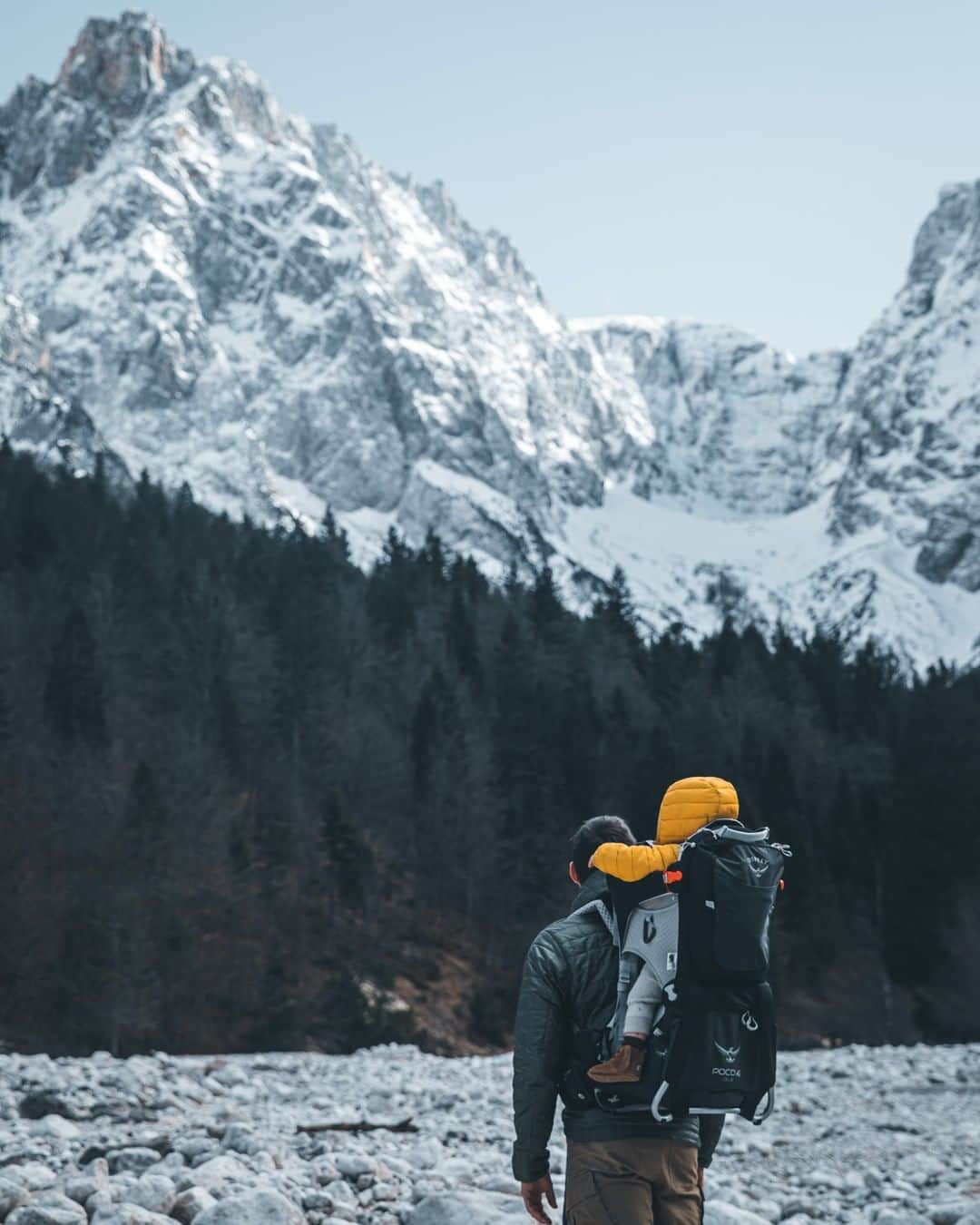 オスプレーのインスタグラム：「"When you put love out in the world it travels, and it can touch people and reach people in ways that we never even expected." - Laverne Cox 📷 by @canipel  Featured pack from the Poco Series #ospreypacks」