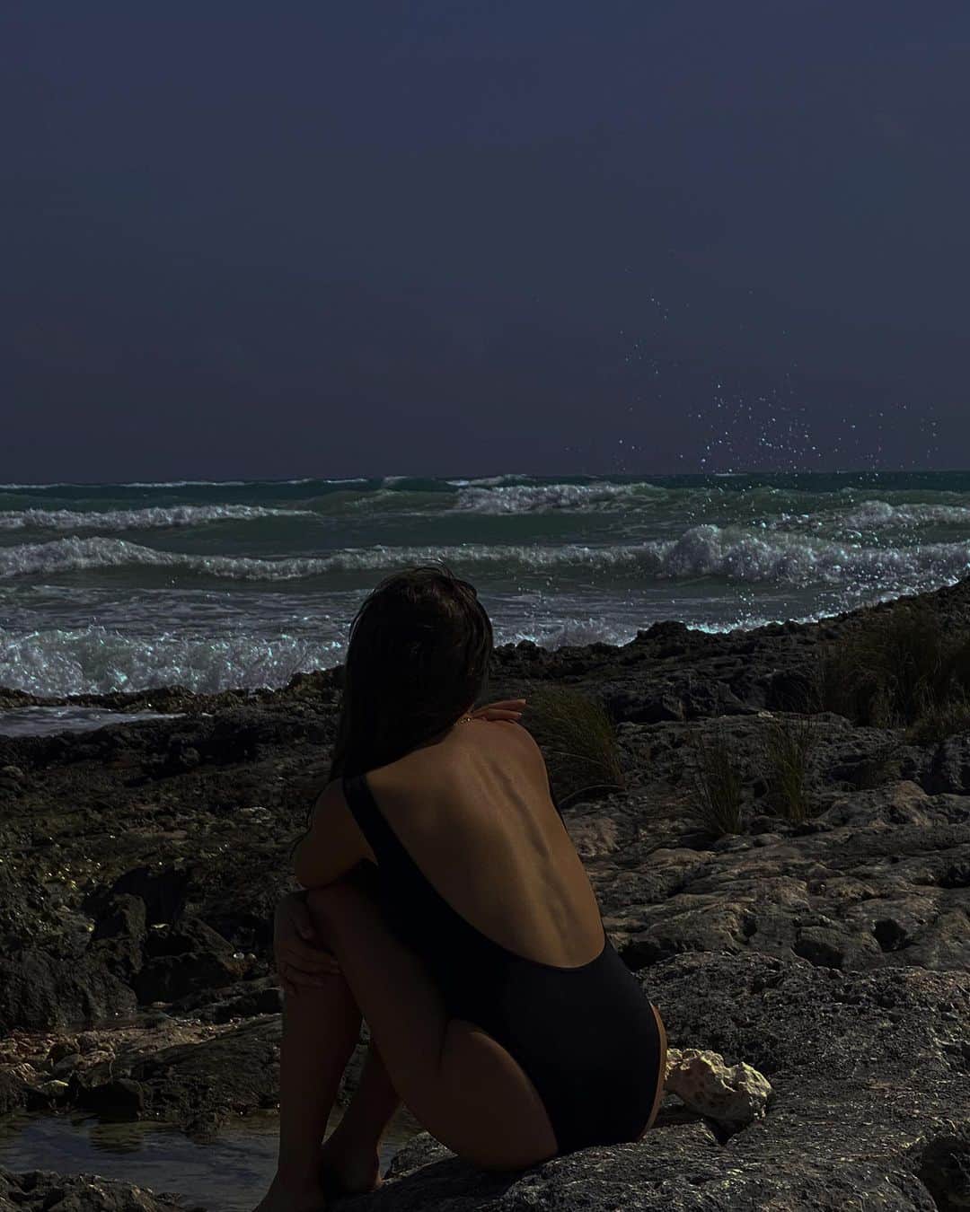 Mara Teigenのインスタグラム：「What was I thinking about? 🤍🌊」