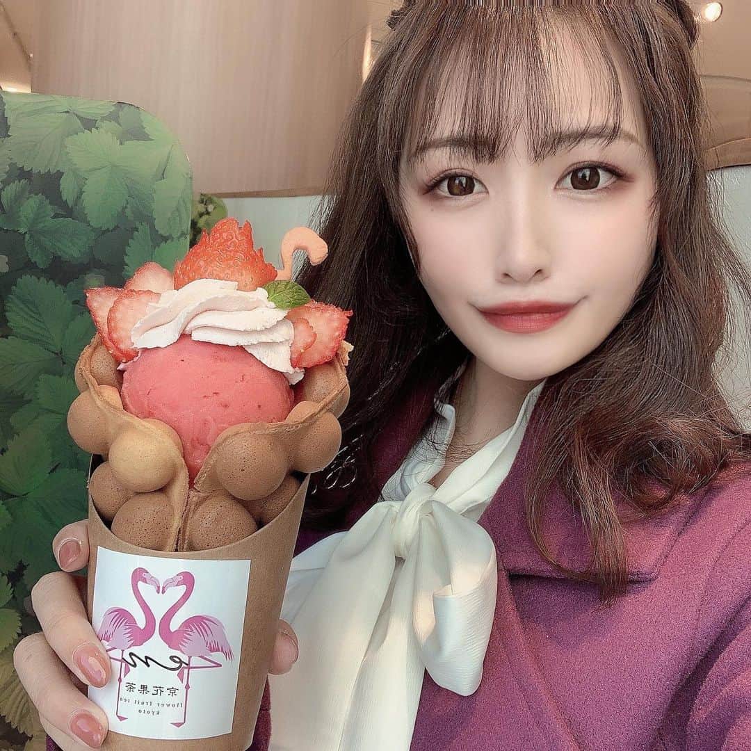 餃子のりさちゃんのインスタグラム：「いちごとチョコの季節〜🍓🍫 どっちもだいすき🧘‍♂️♥️♥️  かれんのお誕生日祝いの日でした🥰」