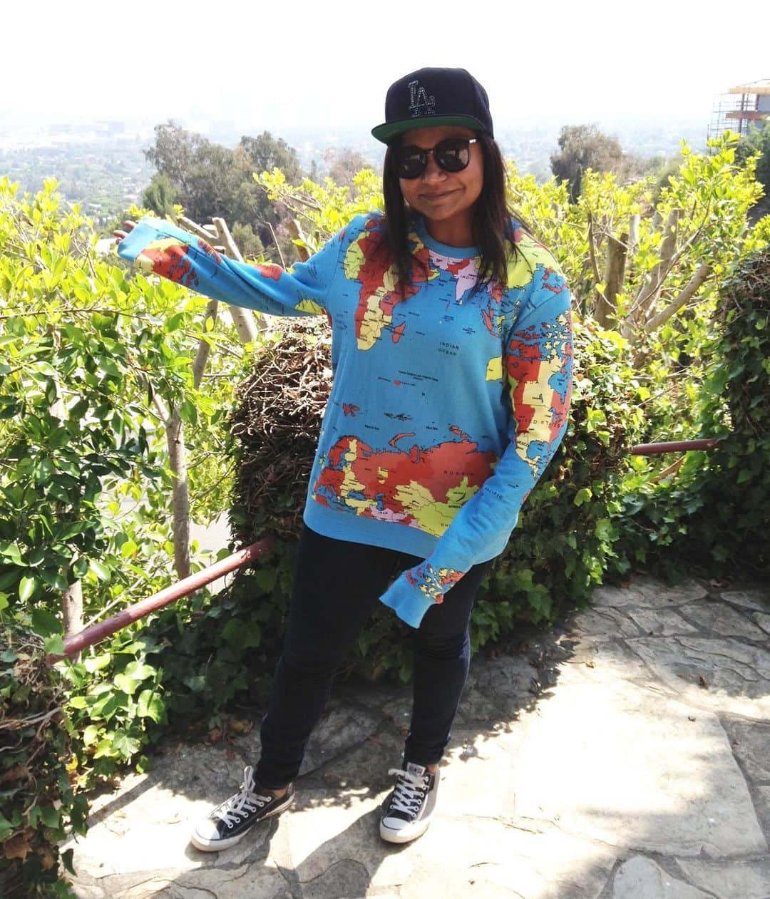 ミンディ・カリングのインスタグラム：「I just found this pic from I think 9 years ago. I legitimately thought this was a cool way to dress. It’s hard to pull off dork AND douchebag and yet somehow I did. Look at how proud I am hahahaha」
