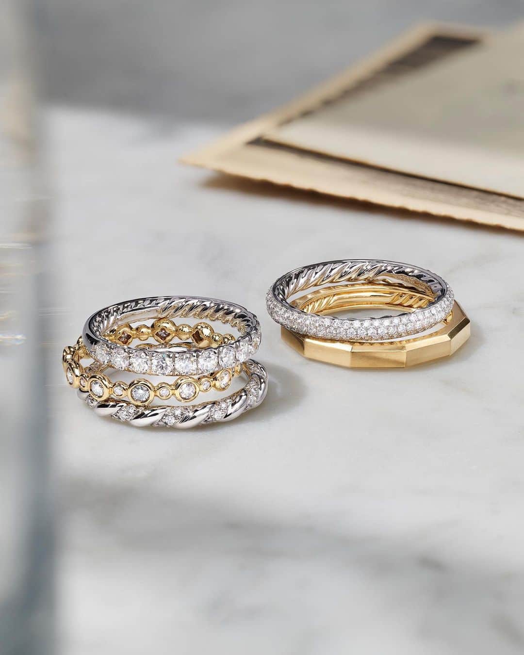 デビッドヤーマンのインスタグラム：「Create your stack. Add texture, mix metals and play with shapes. #DavidYurman #TapToShop」