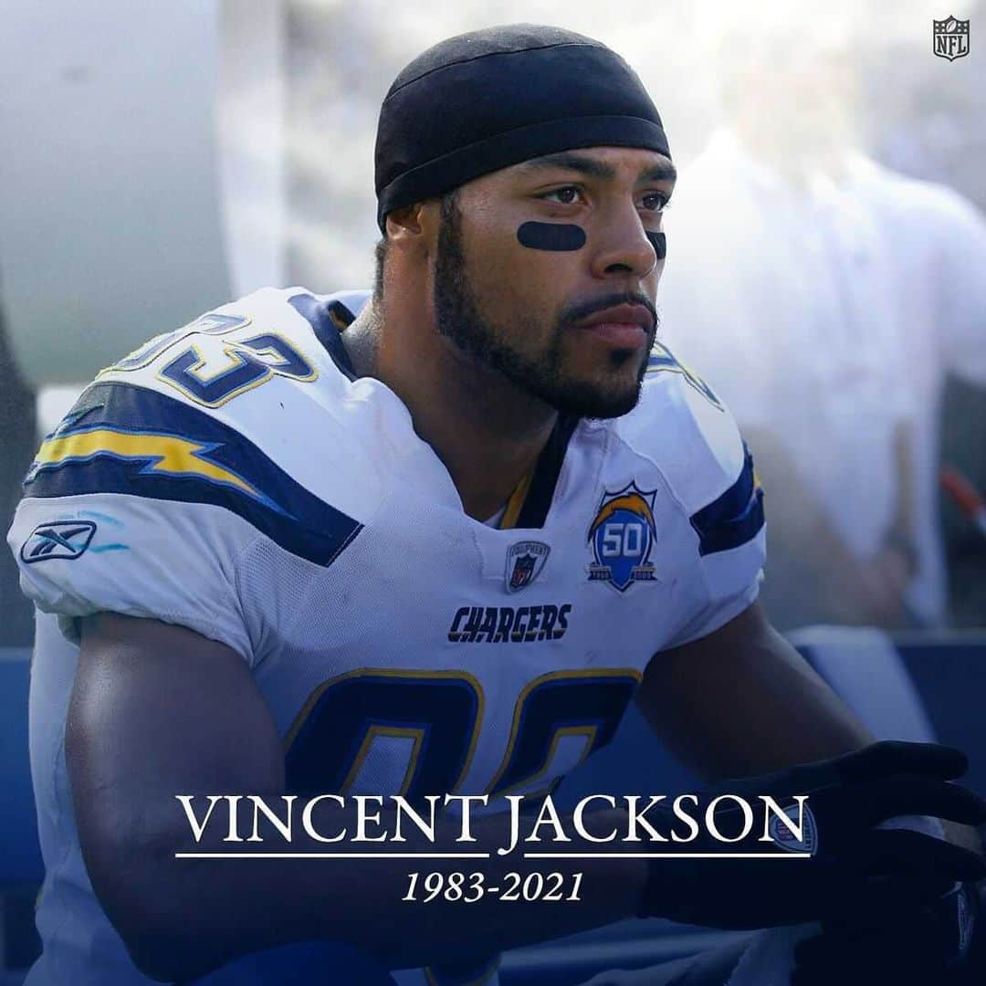 NFLさんのインスタグラム写真 - (NFLInstagram)「Former Chargers and Buccaneers WR Vincent Jackson has died at age 38.  Rest In Peace. 🙏 📷: Denis Poroy/AP」2月16日 7時53分 - nfl