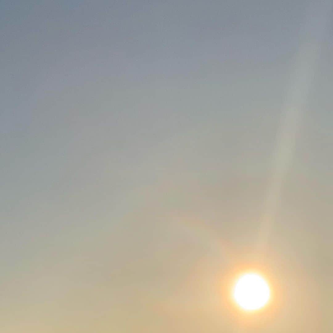 竹井亮介のインスタグラム：「2021年2月16日。 朝の太陽。 #空」