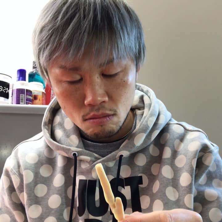 裕樹のインスタグラム：「これうめぇ〜！  #チョコがけけんぴ」