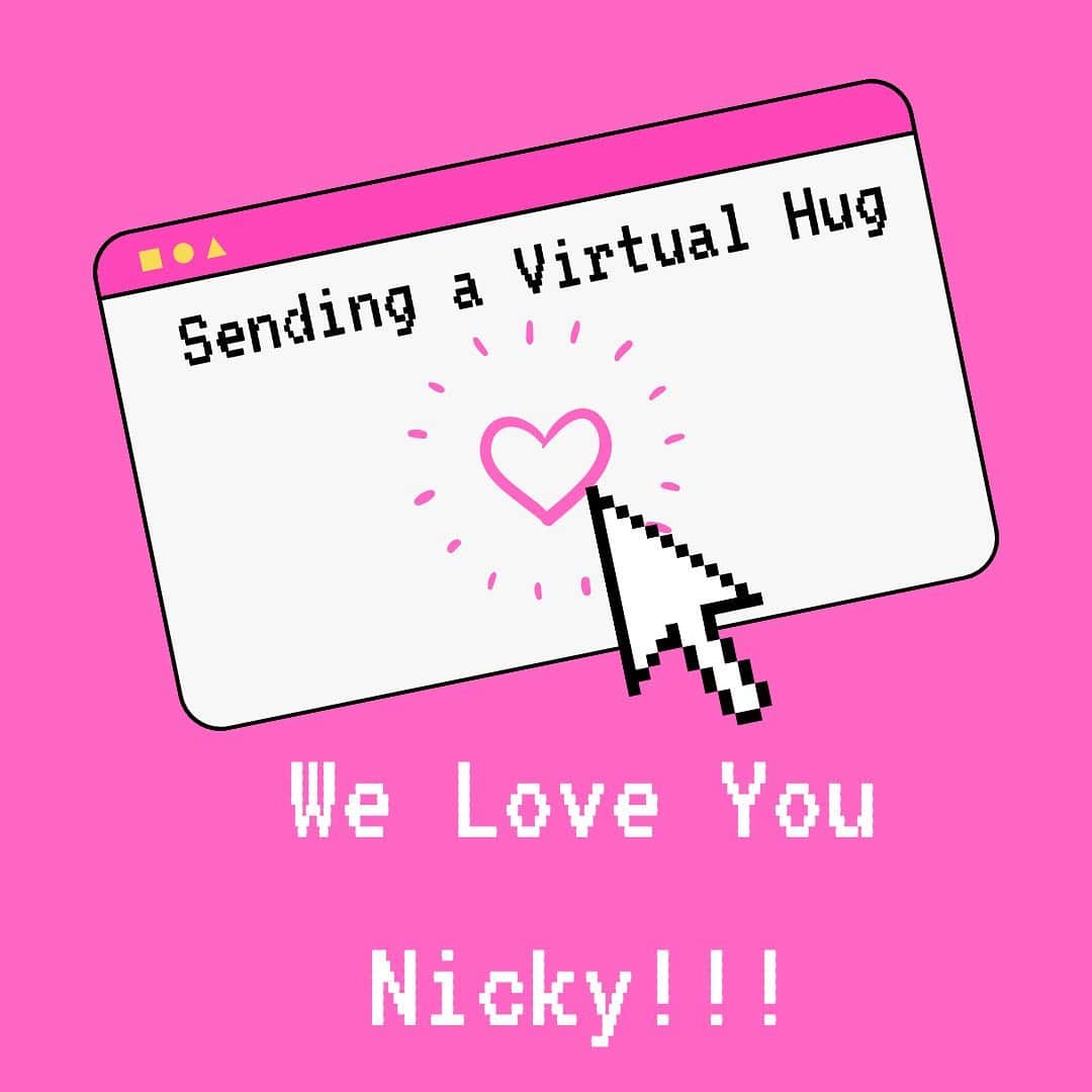 のインスタグラム：「Nicky is out of his emergency spinal surgery and the doctor said he’s doing well. I’m sure he will need plenty of rest tonight but will insist on saying hello once he’s feeling up to it.  Thank you all for the prayers. 🙏🏻 ❤️ 🙏🏻 -Sarah/Theresa」