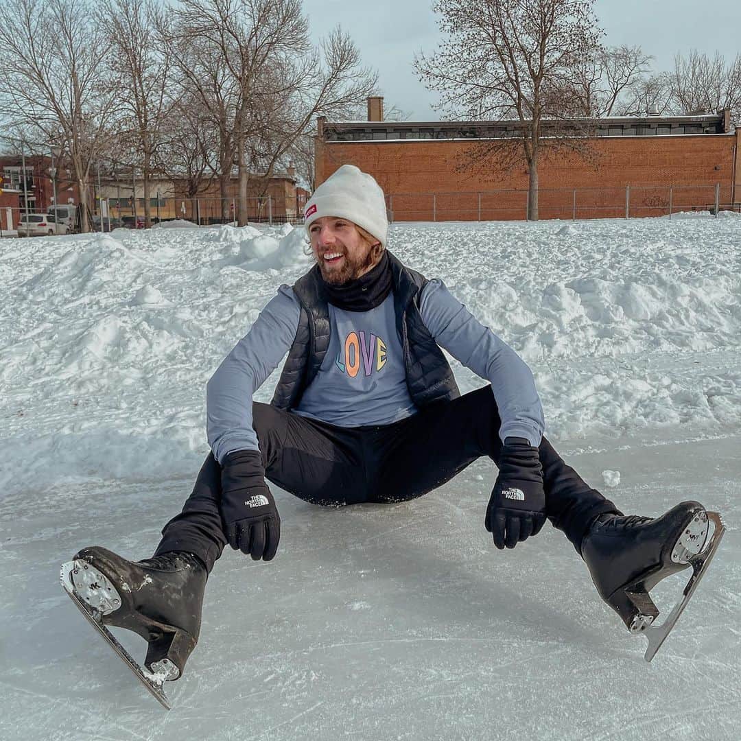 ジャン＝リュック・ベイカーさんのインスタグラム写真 - (ジャン＝リュック・ベイカーInstagram)「Can you believe it’s my 2nd time skating outside in 27 years?!   #outdoorskating #jeanlucbaker #avanta #mkblades #love #mtlmoments #patinageartistique」2月16日 9時19分 - jeanlucbaker
