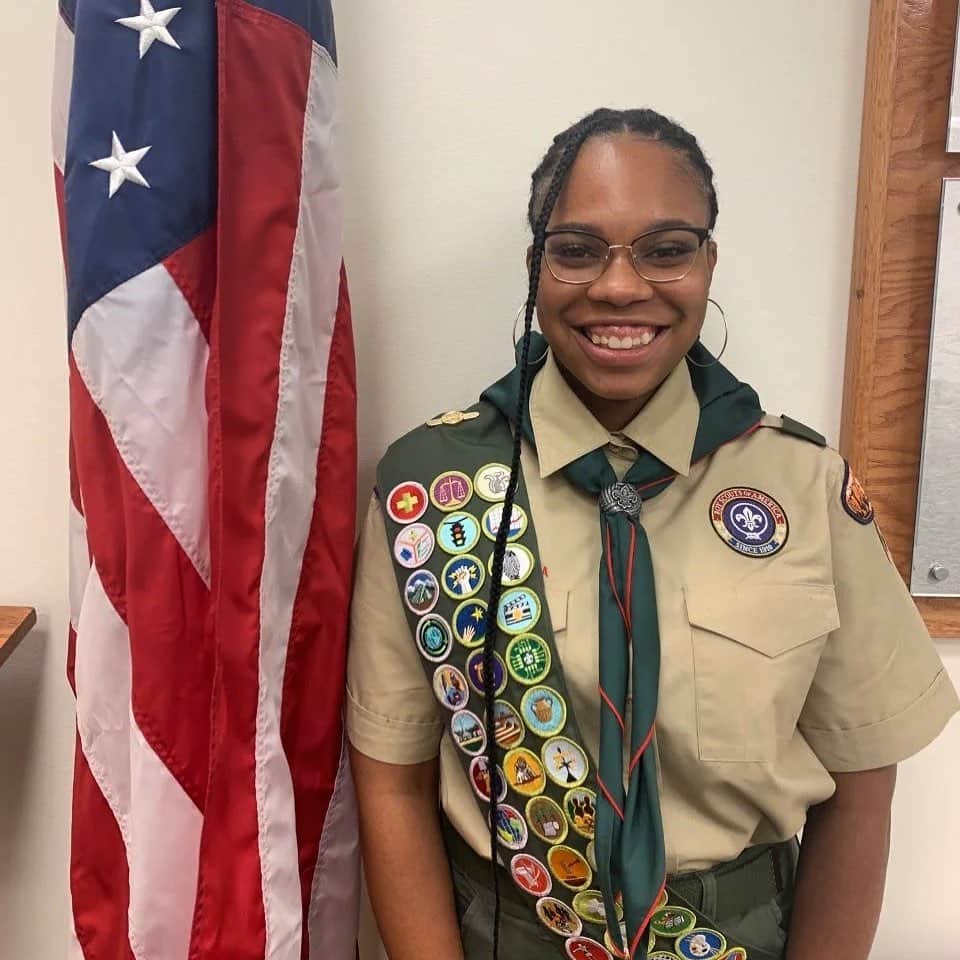 Nia Sioux Frazierさんのインスタグラム写真 - (Nia Sioux FrazierInstagram)「Today’s #RoleMondayMonday is one of the first Black female Eagle Scouts: Kendall Jackson. Kendall secured her place in #BlackHistory by achieving this accomplishment, and pushed hard to reach this goal before her 18th birthday! She's earned 39 merit badges, which is almost twice as many as she needed to reach the rank. Your story is so inspiring! 🙌🏾」2月16日 9時36分 - niasioux