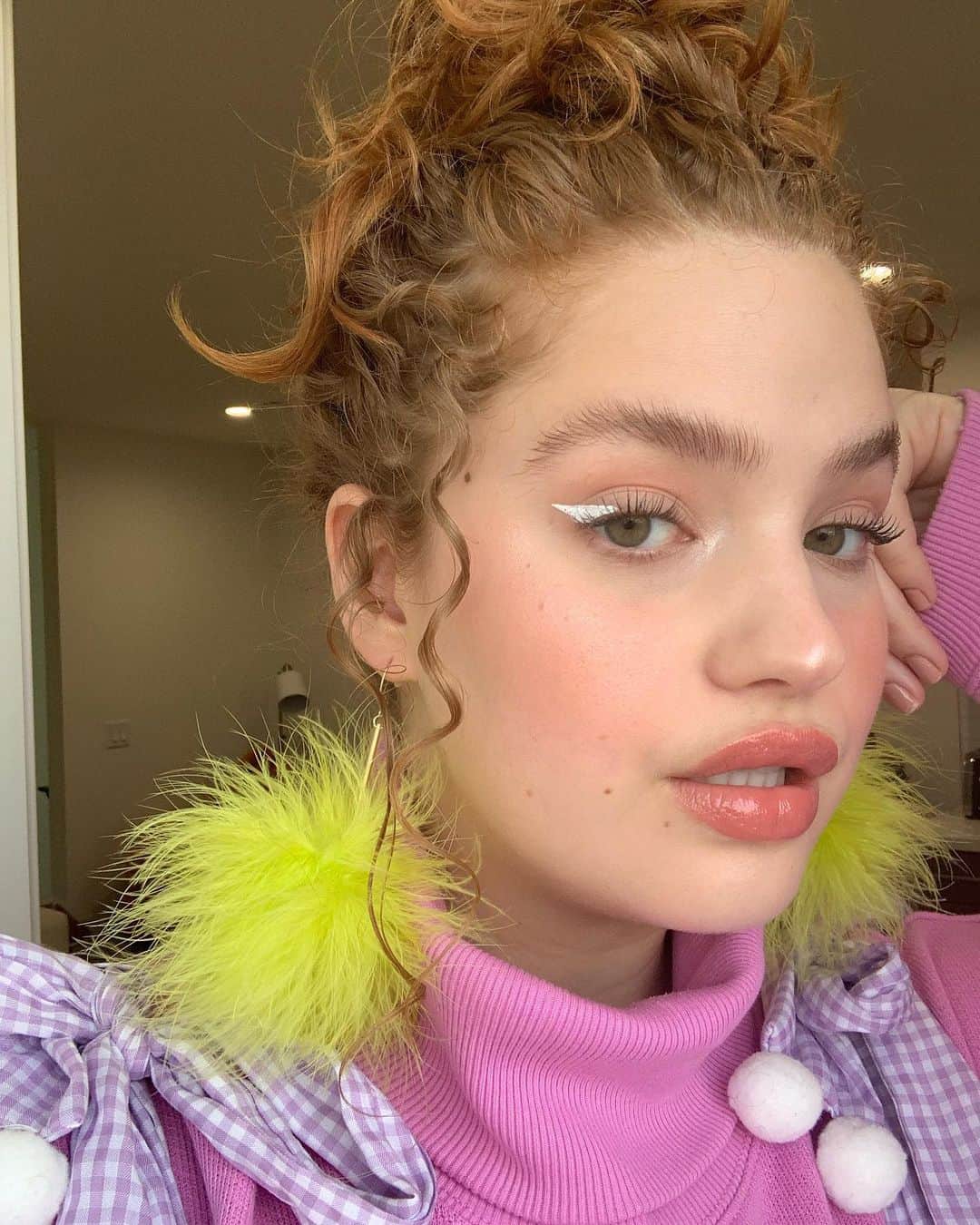 ブリー・キッシュのインスタグラム：「hi 🎨✨」