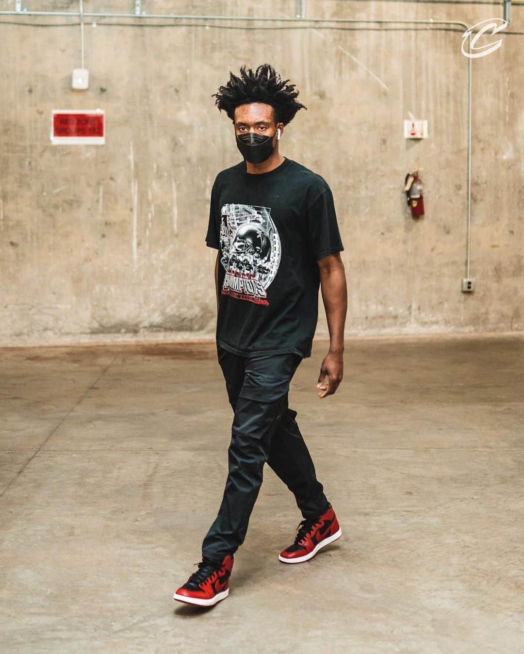 キャブスさんのインスタグラム写真 - (キャブスInstagram)「One more night on the West Coast. #BeTheFight」2月16日 10時21分 - cavs