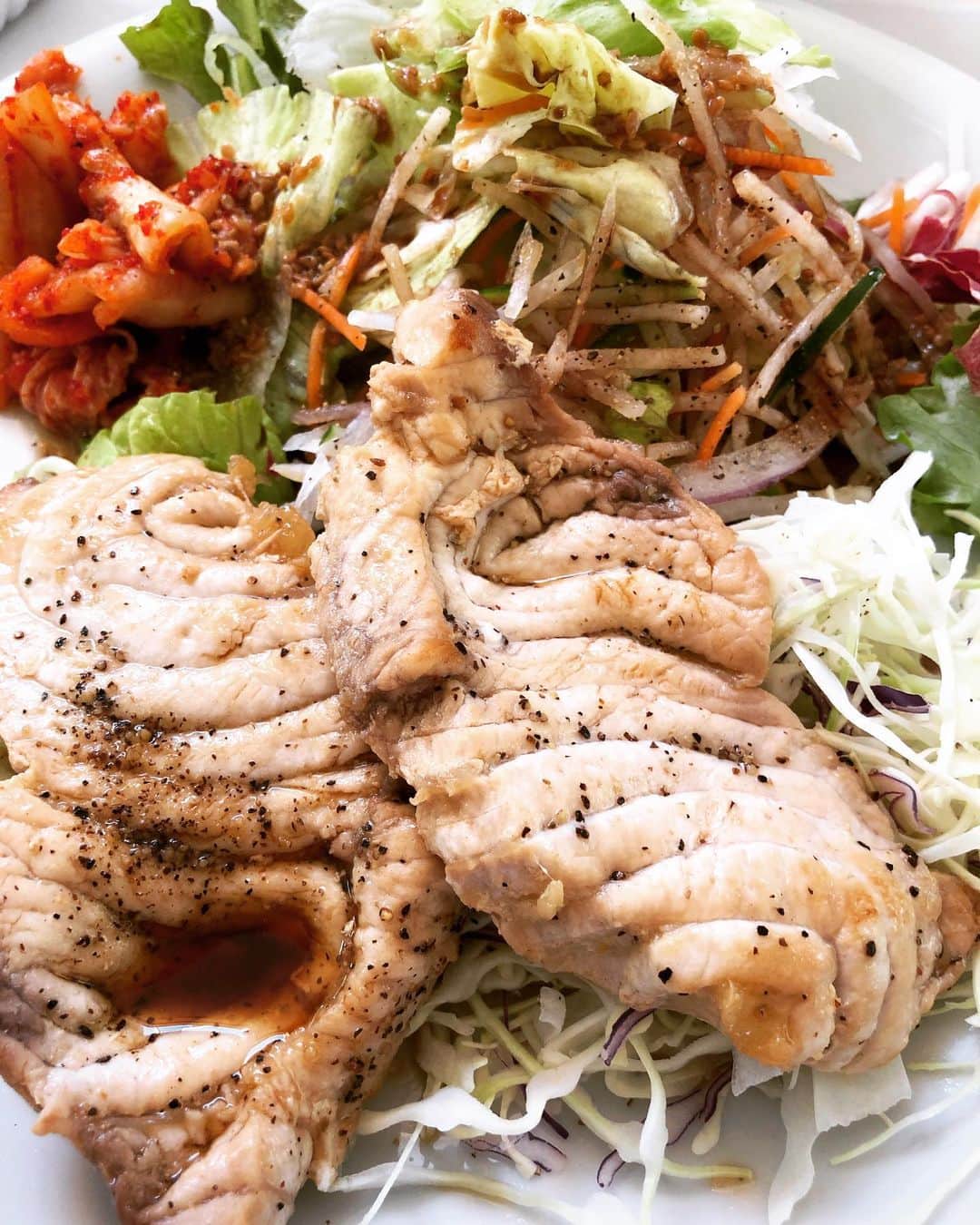 中村譲さんのインスタグラム写真 - (中村譲Instagram)「これ食べると若さキープ出来ると思う。 メカジキグリル食べてトレーニング💪 #朝食  #メカジキのグリル  #アンチェンジング効果  #健康的な食事  #breakfast #sordfish #healthyfood #diet」2月16日 10時16分 - joechan1515