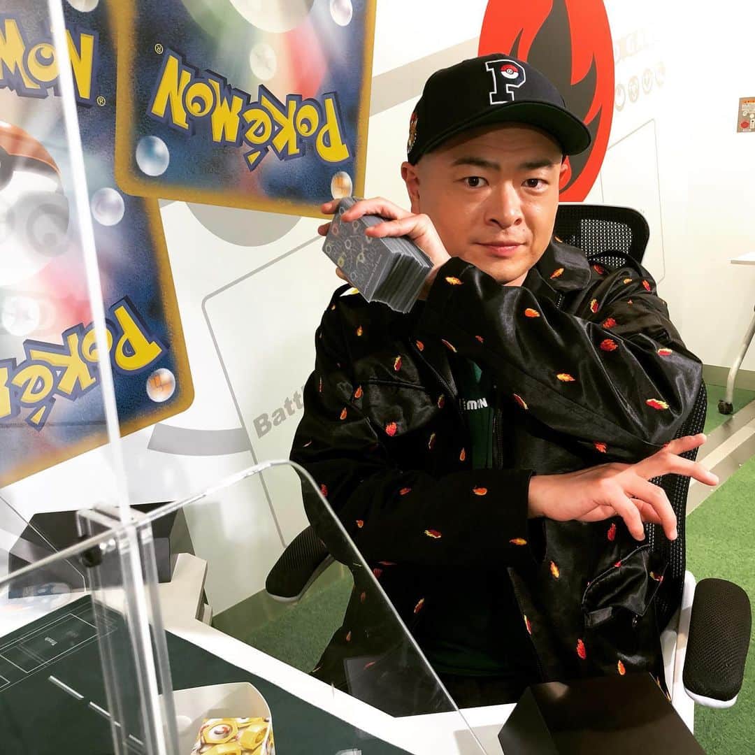 あばれる君のインスタグラム：「間もなく17:00より‼︎ポケカ公式チャンネルにていちげき‼︎れんげき‼︎バトル生放送‼︎」