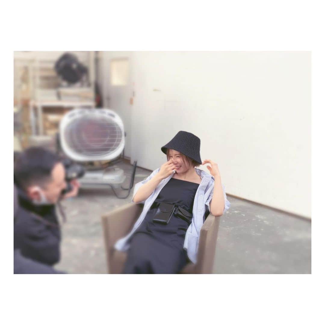松岡茉優さんのインスタグラム写真 - (松岡茉優Instagram)「おはようございます。  26歳になりました。  やりたいことも抱負のようなものも たくさんあるから どうか待っていてください  みなさまに 穏やかに健やかに過ごせる日が 1日でも多くありますように。  #写真はJELLYさんでの撮影のときの #これカメラマンさんも笑ってるの #なにかおかしかったんだろうね #明日発売です」2月16日 10時34分 - mayu_matsuoka_koushiki