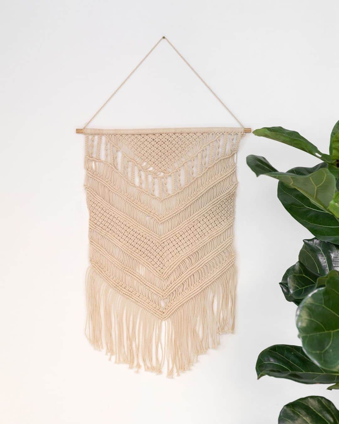 The Little Marketさんのインスタグラム写真 - (The Little MarketInstagram)「Wake up your walls with a touch of texture. Our macrame wall hangings are hand-knotted using a traditional macrame sewing technique passed down across generations of women. ⠀⠀⠀⠀⠀⠀⠀⠀⠀ Every purchase supports fair wages, skill development, and training for artisan women in rural Bangladeshi communities. Link in bio to shop. ✨」2月16日 10時40分 - thelittlemarket