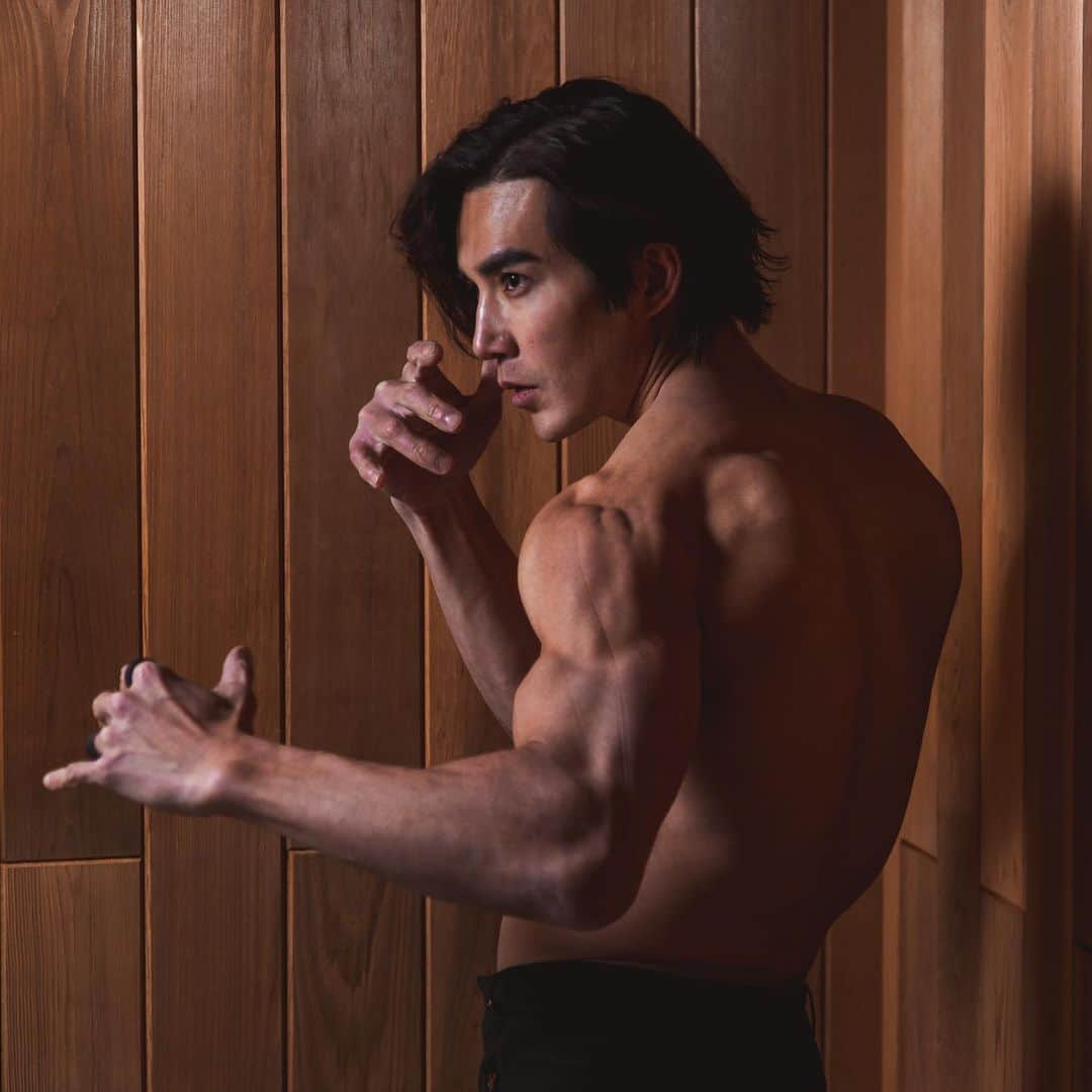ルーディ・リンのインスタグラム：「What I learned from every Kung Fu movie is: it’ll take a lifetime of training for me to finally achieve...facial hair.」