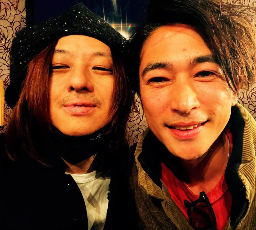 窪塚洋介のインスタグラム：「とある仕事で、昨日は清春さんとご一緒でした^ ^ また報告します。(私だけ酔ってます)」