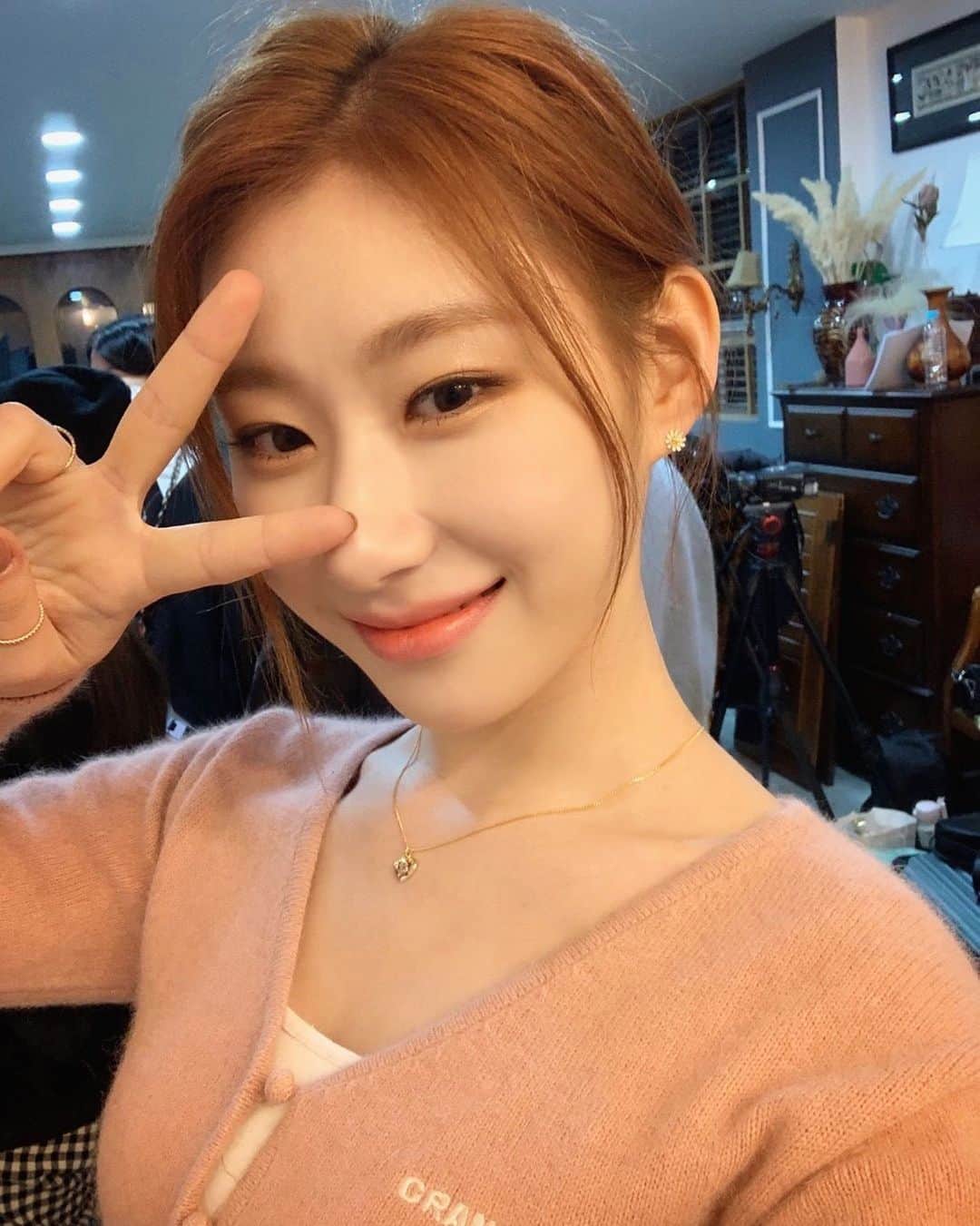 チェリョンのインスタグラム：「stay healthy, happy everyday 💕 ㅤ chaeryeong weibo update」
