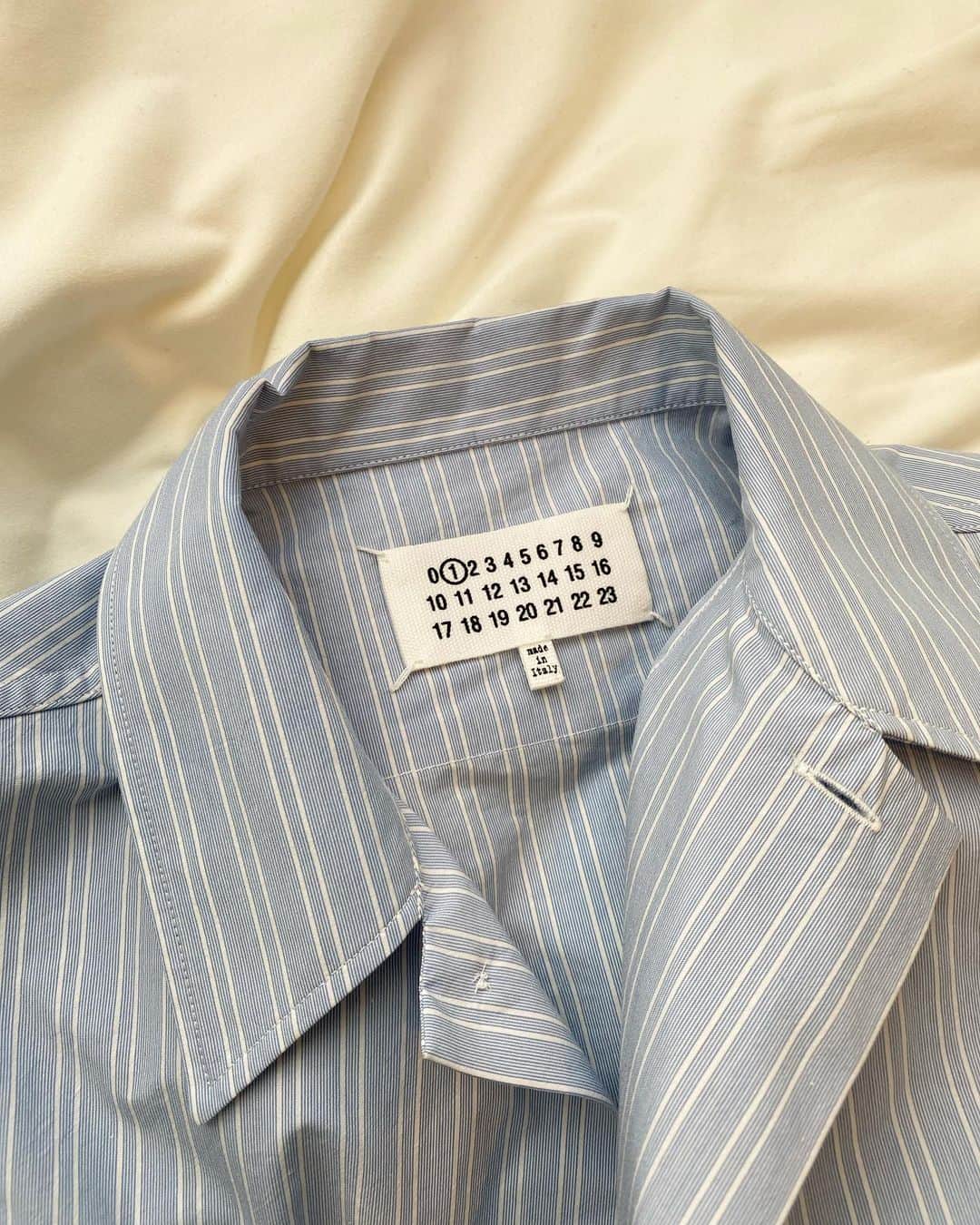 本郷多香子さんのインスタグラム写真 - (本郷多香子Instagram)「ちゃんとしたシャツ初めて  大事に着よ😉✌🏻  #maisonmargiela #margiela #fashion」2月16日 11時59分 - tkk0101