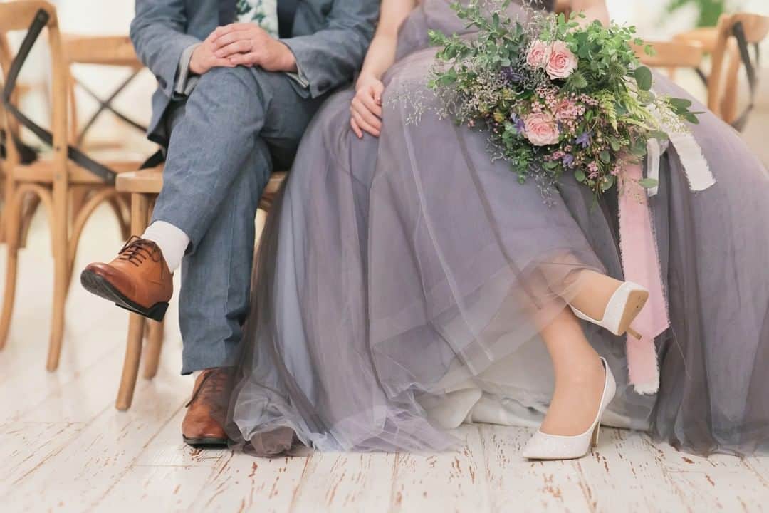 のインスタグラム：「@barn_and_forest148 ・ ・ Denim×Bluegrey*  #100年後も語り継がれる結婚式 #barnandforest148 #barnwedding #148cafe #バーンアンドフォレスト148 #バーンアンドフォレスト #148花嫁 #barnweddings #rusticwedding #naturalwedding #bohowedding #gardenwedding #weddingdress #wedding #barn #gracefulbrides #千葉結婚式場 #千葉結婚式 #結婚式場 #プレ花嫁 #卒花嫁 #千葉花嫁 #流山おおたかの森 #ラスティックウェディング #ナチュラルウェディング #ガーデンウェディング #ガーデン挙式 #オリジナルウェディング  #バーンウェディング  #デニムタキシード」