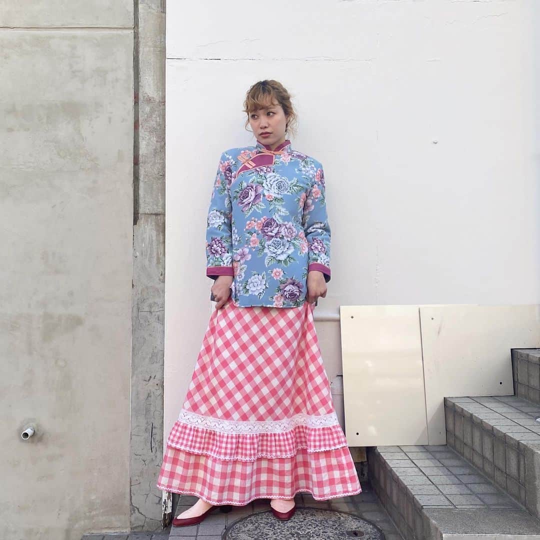 PUNK CAKEのインスタグラム：「•flower china jacket【SOLD】 •pink bias check maxi skirt【SOLD】 •neon pink flower spring sweater  #punkcake  #vintage #vintageclothing  #80sfashion  #古着 #古着コーデ  #古着女子 #レディース古着　 #原宿 #harajuku  #harajukufashion  #原宿古着屋 #東京古着屋  #古着屋巡り #古着通販」