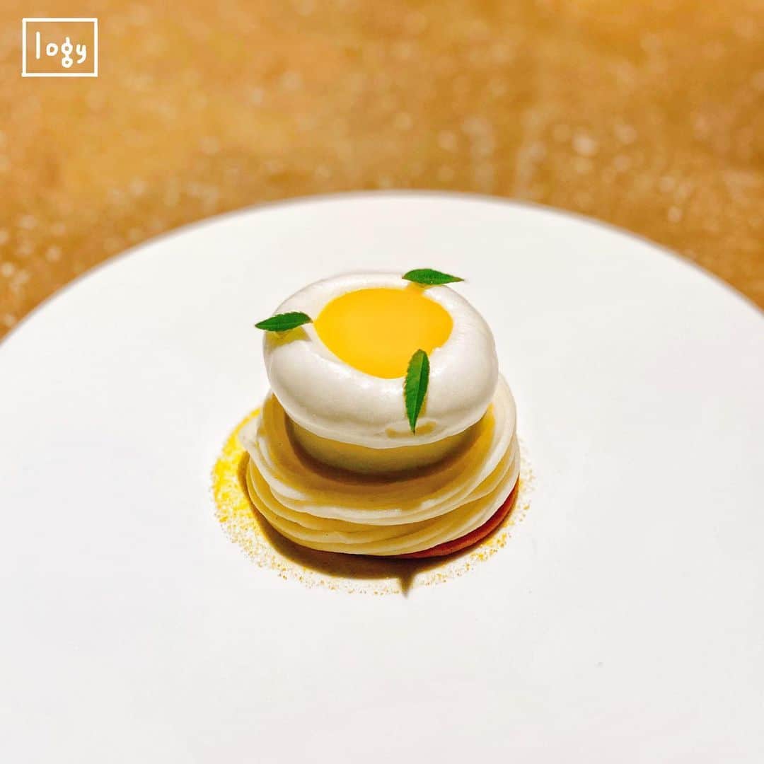 4foodie, for foodieさんのインスタグラム写真 - (4foodie, for foodieInstagram)「📍Taipei, Taiwan logy / Tasting Menu / $3750 美味程度：🌕🌕🌕🌕🌗 環境衛生：🌕🌕🌕🌕🌕 服務態度：🌕🌕🌕🌕🌕 再訪意願：🌕🌕🌕🌕🌕 🗺台北市大安區安和路一段109巷6號 🚇捷運信義安和站2號出口 ☎(02)2700-0509 ⏰週一週二公休  週三至週日12:00-15:00  18:00-22:30 🍽2021.02.05到訪用餐 💡補充💡主廚為來自日本北海道的田原諒悟，來到台灣後在台灣尋找著在地食材，並用自身技巧，發揮創作✨這次總共有10道菜，包含7道鹹點與3道甜品😋這次菜單保留了上一季我最愛的鰻魚😍😍😍超開心❤️鰻魚料理除了在上一季菜單有吃到之外在off menu活動也有改版亮相😉主菜為鴨肉，鴨皮酥又脆，肉質鮮嫩👌🏻甜點則以枇杷做結尾，清甜解膩(˶‾᷄ ⁻̫ ‾᷅˵) #4foodie #4foodie信義安和站 #台北美食 #信義安和美食 #米其林美食 #台北米其林 #logy #michelinguide #米其林二星 #4foodieluxe #4foodie米其林#taipei #米其林指南 #taipeifood #taipeitravel #taiwanfood #taiwanesefood ©️版權所有，不得轉載copyrights reserved」2月16日 13時01分 - 4foodie