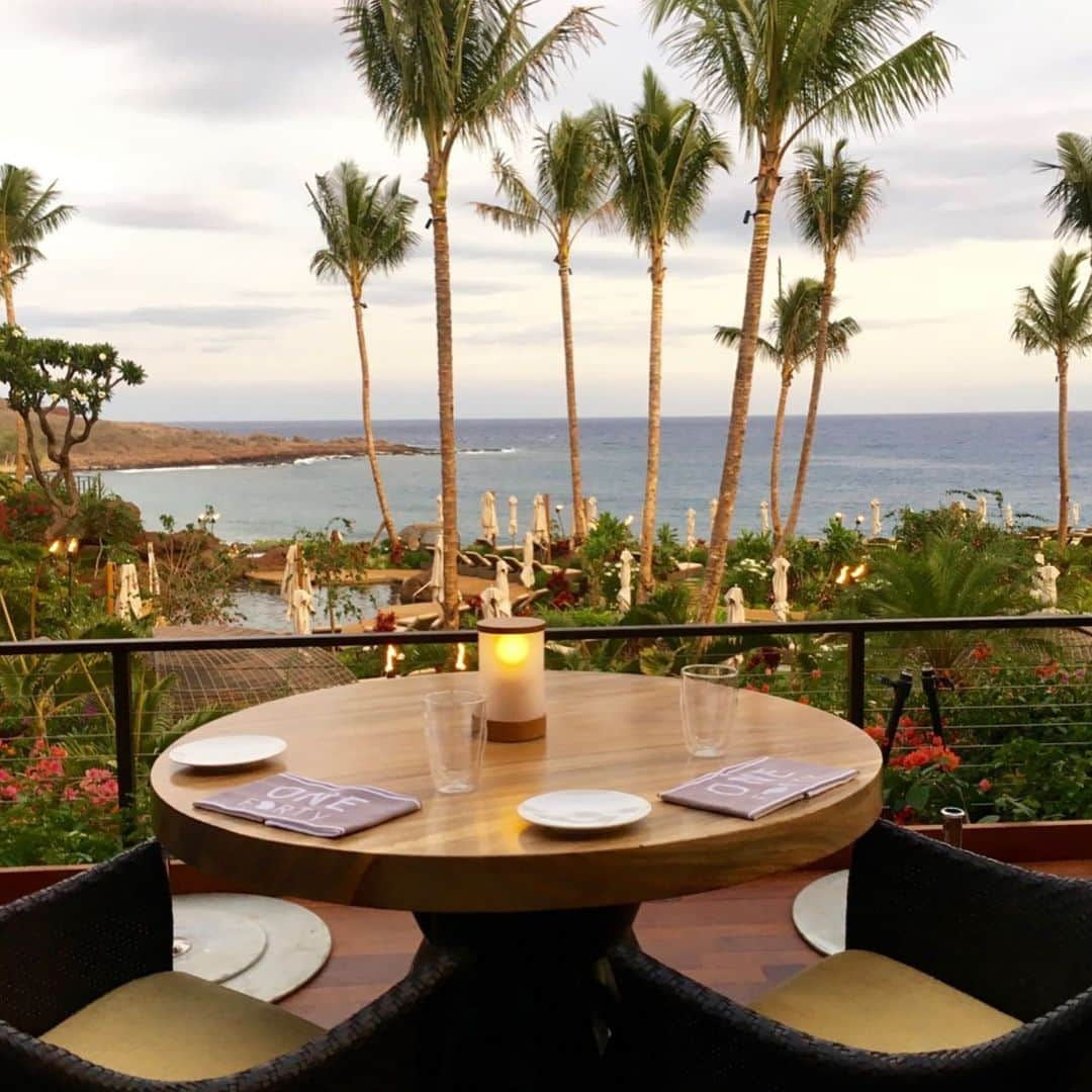 三浦マキさんのインスタグラム写真 - (三浦マキInstagram)「My fave hotel in Hawaii...Four seasons Resort Lanai.Beautiful&peaceful.  ハワイ全島の中で、個人的に一番好きなホテル。 ラナイ島にある　@fourseasons   小さな島、ラナイ島。 そこにはこの極上ホテルのみ。  落ち着いたら、また行きたいなぁ…🌸  詳しくは @northmall_com のコラムにて✈️  #fourseasons #fourseasonshotel #lanai #fourseasonslanai  #hawaii」2月16日 13時03分 - makimiura__la