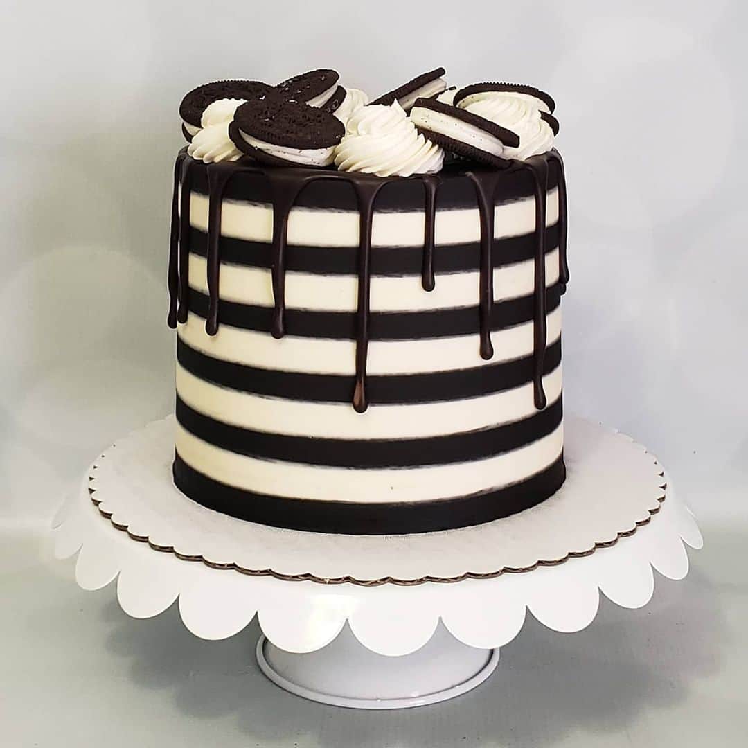 Honey Bee Cakesのインスタグラム：「Oreo Cake」