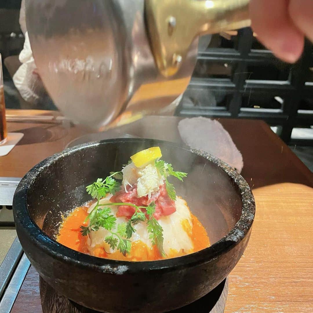 越智ゆらの（ゆらゆら）さんのインスタグラム写真 - (越智ゆらの（ゆらゆら）Instagram)「久々に焼肉食べたよ 前に一度イマドキのロケで行ってからおいしすぎてよくいく #うしごろ　🐄  まだそんなに外出できないから たまに外で食べる時は 思いっきり贅沢したいよね  #ushigoro #うしごろ表参道店」2月16日 13時22分 - yula1018