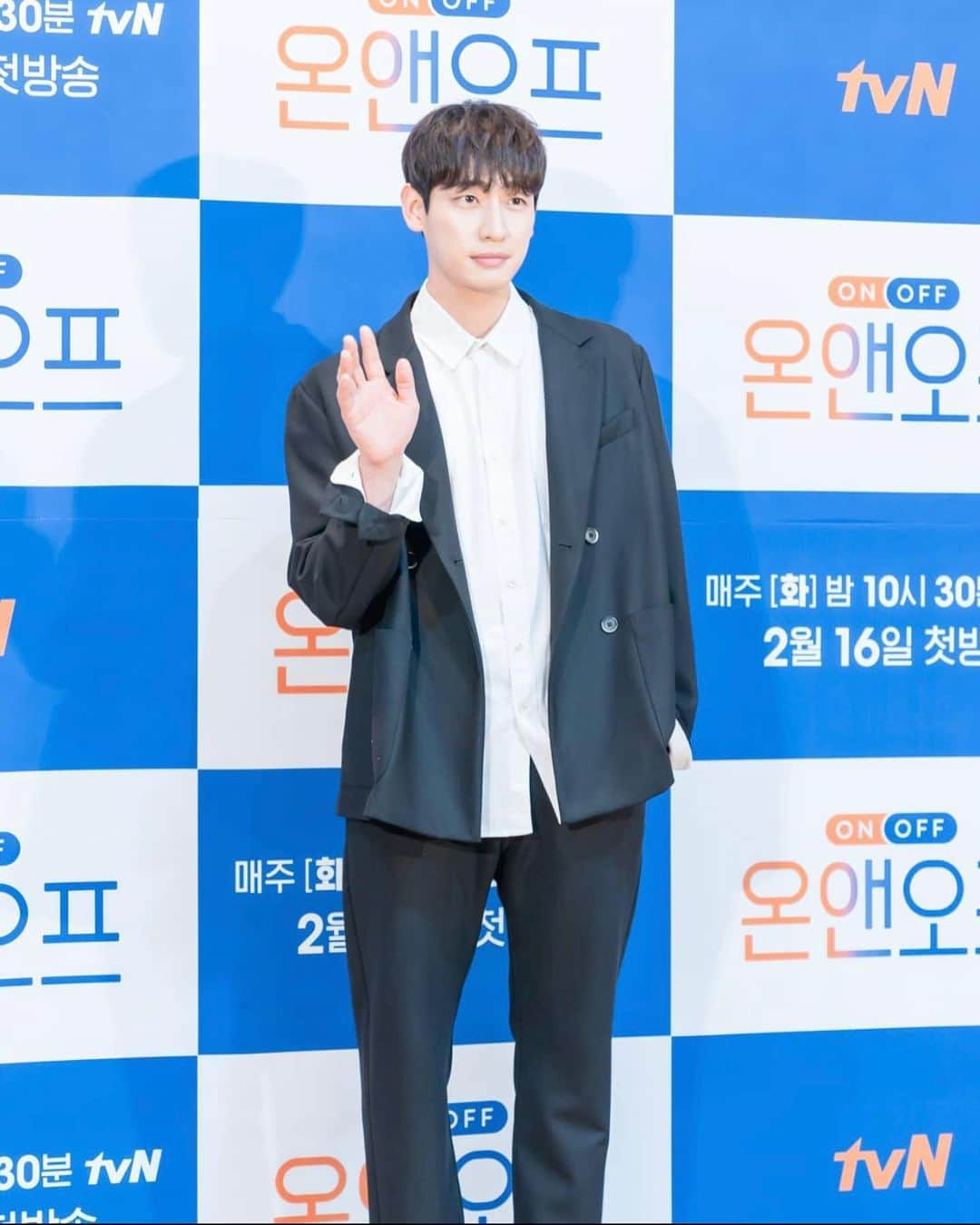 ユン・バクのインスタグラム：「- #tvN #온앤오프  오늘 밤 10시 30분 다시 시작합니다👏 - #엄정화 #성시경 #넉살 #초아 #onandoff」