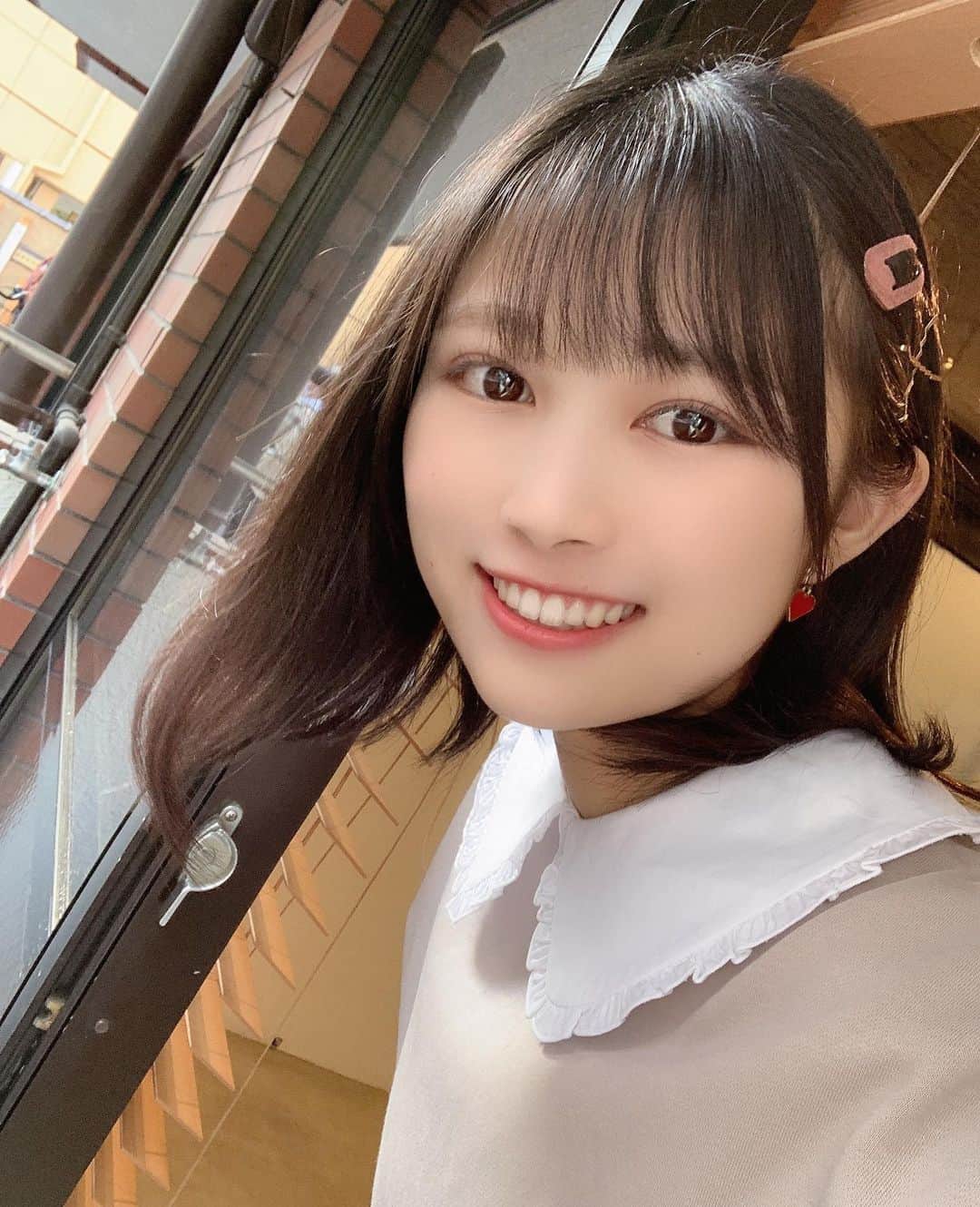 望月ひかりのインスタグラム：「隣の部屋に住む女子大生です🥰ベランダからおはようございます🌞💓  #アイドル #地下アイドル #ショートヘア  #ボブ #idol #黒髪ボブ #乃木坂46 #日向坂46 #乃木坂46好きな人と繋がりたい #fff #f4f #l4l #lfl #フォロー返し #followｍe #彼女感 #love #likeforlikes #girl #followforfollowback #写真好きな人と繋がりたい #モデル #japan #いいね返し #自撮り #自撮り女子 #좋아요반사 #팔로우백 #뷰티스타그램 #메이크업」