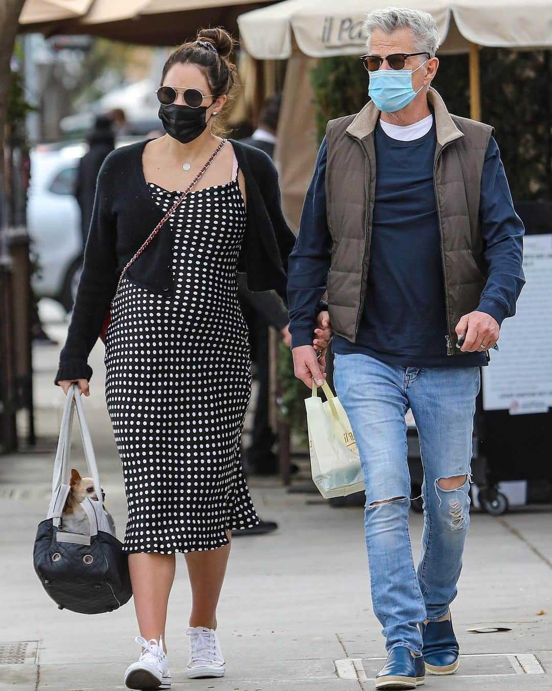 Just Jaredさんのインスタグラム写真 - (Just JaredInstagram)「Expectant couple @katharinefoster and @davidfoster were spotted having lunch in Beverly Hills on Monday afternoon. #KatharineMcPhee #DavidFoster Photo: Backgrid」2月16日 13時32分 - justjared