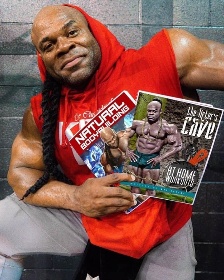 カイ・グリーンのインスタグラム：「Continue setting the bar higher.  Don’t set limits on yourself, we must continue to strive for more if we’re to succeed on this lifelong journey. Continue challenging yourself with my programs designed to empower you with the tools you need to grow for ONE DOLLAR!  ✅For Male & Female ✅Strength Programs ✅For All Fitness Levels  ✅Cardio/HIIT Workouts ✅Meal Plans ✅New Training Styles  LINK IN BIO TO BEGIN TODAY」