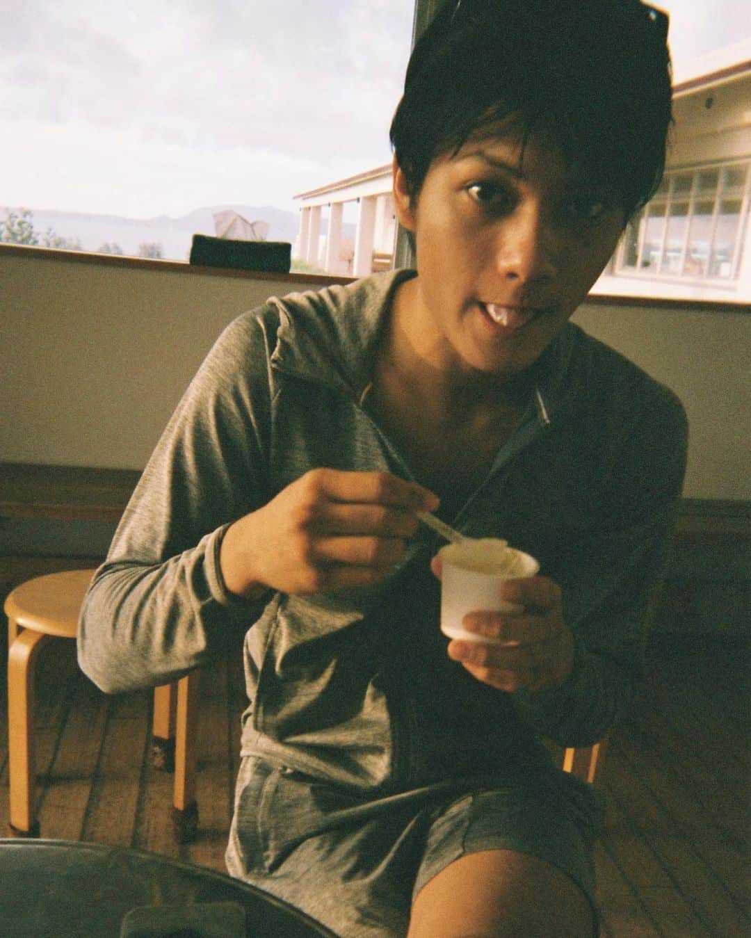 のインスタグラム：「And , today is my younger brother's birthday ❤️happy birthday. いつも元気でなにより。おめでとう🎊」
