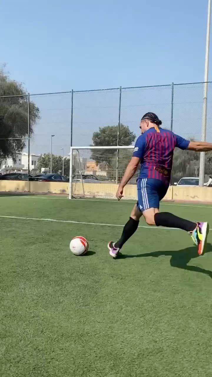 ショーン・ガルニエのインスタグラム：「PSG or BARÇA ?! ⚽️✅ Tonight the big match ! 🔥 #Football #PSG #Barcelona #SeanGarnier #Urbanballer」