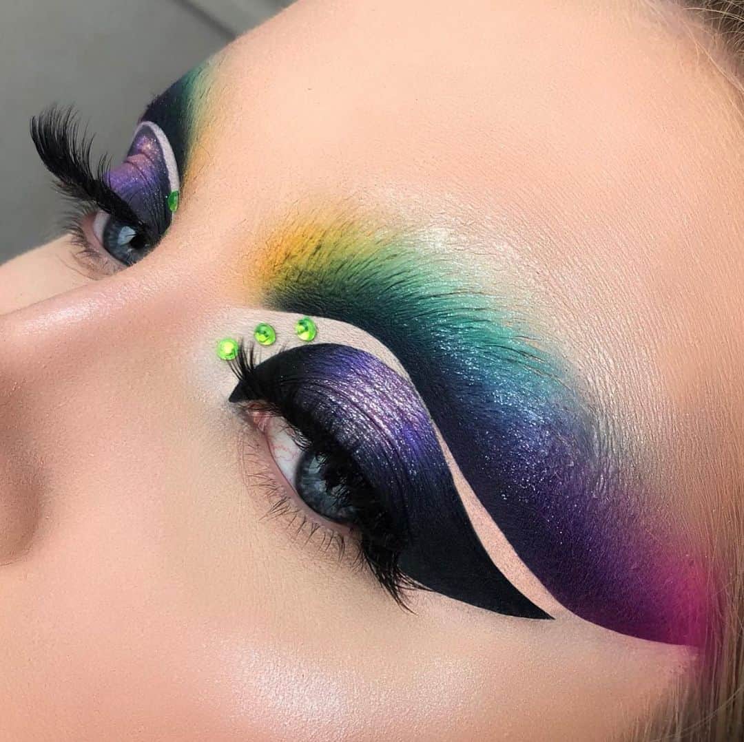 Jeffree Star Cosmeticsさんのインスタグラム写真 - (Jeffree Star CosmeticsInstagram)「Cut & Blended✨ @makeupbymeve created this absolutely perfect look using our #JAWBREAKER palette🌟   #jeffreestarcosmetics」2月17日 0時58分 - jeffreestarcosmetics