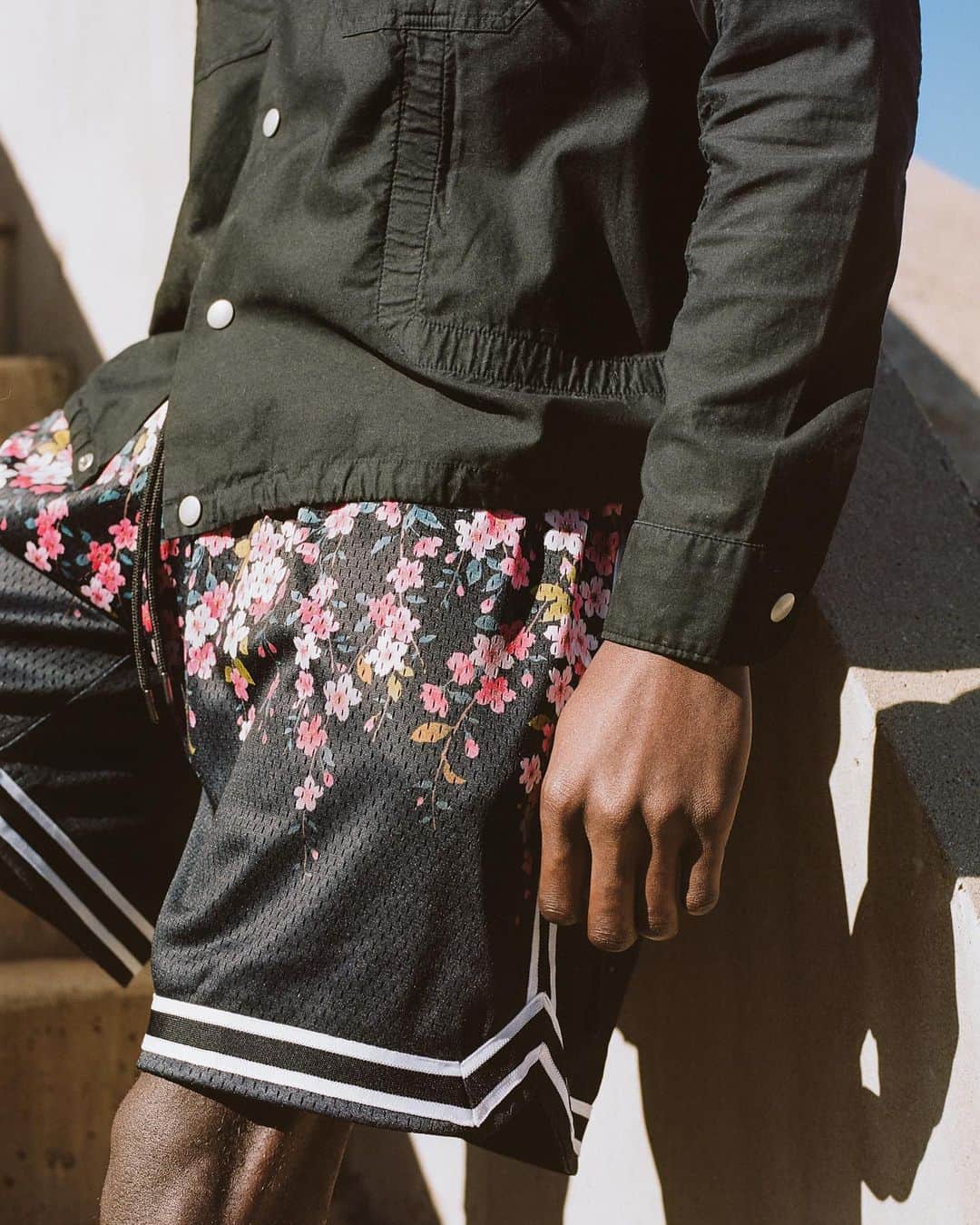 ジョン エリオットのインスタグラム：「Kabuki Game Shorts restock. Link in stories.」