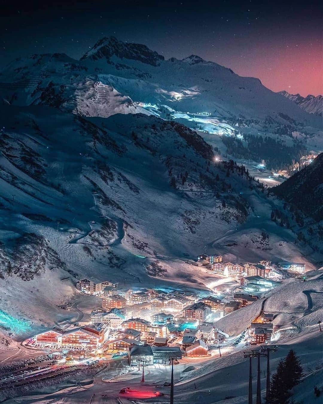 Padgramさんのインスタグラム写真 - (PadgramInstagram)「night lights ✨ Zürs, Austria 🇦🇹 • Photo by @lucas_tiefenthaler • #pgdaily #pgstar #pgcounty #sea #planetgo #planet #planetearth #amazing #awesome #nature #austria🇦🇹 #austrianature #austria_pictures #austriatourism #austrianmountains」2月16日 23時36分 - planet.go