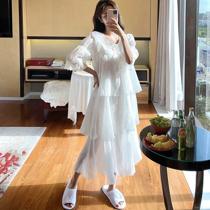 Chuuのインスタグラム：「3단 프릴 디테일로 공주 분위기의 파자마 원피스💛 러블리한 파자마 입고 굿밤🌙  #chuu#츄#파자마 #lovely_daily_look_chuu」
