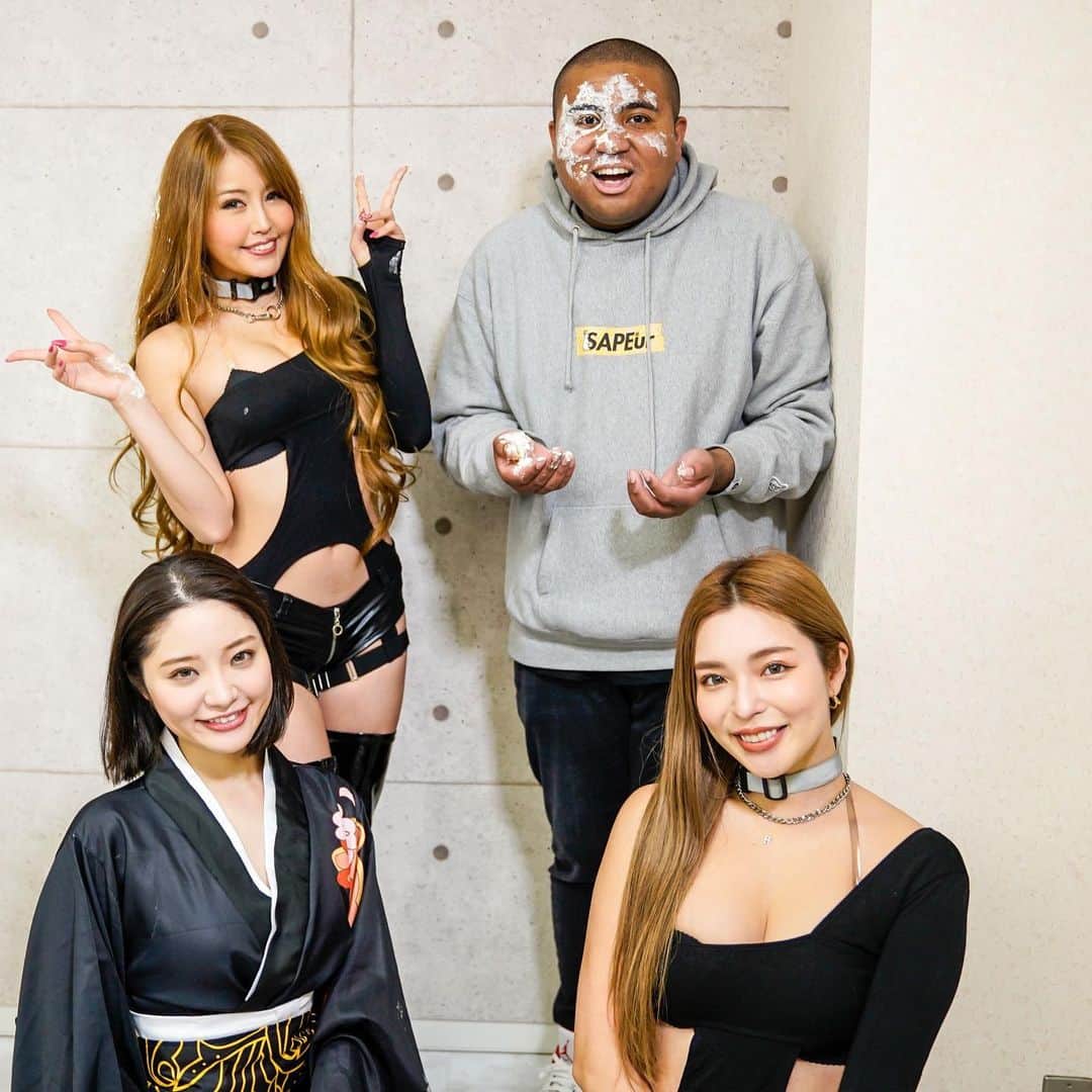 CYBERJAPAN Staffのインスタグラム：「⚡️サイバーちゃんとアントニーくん #51⚡️  KANAE, KOZUE, HITOMI  が参戦です! 😄🔥  『サイバーちゃんとアントニーくん』の第51回放送が始まります！  今回のテーマは『お題をクリアして無惨様(KOZUE)を喜ばせろ！』です！！  ▶️ https://youtu.be/1Zq01iulDP4  #cyberjapan #サイバージャパン #シブヤ5丁目tv #シブ5」
