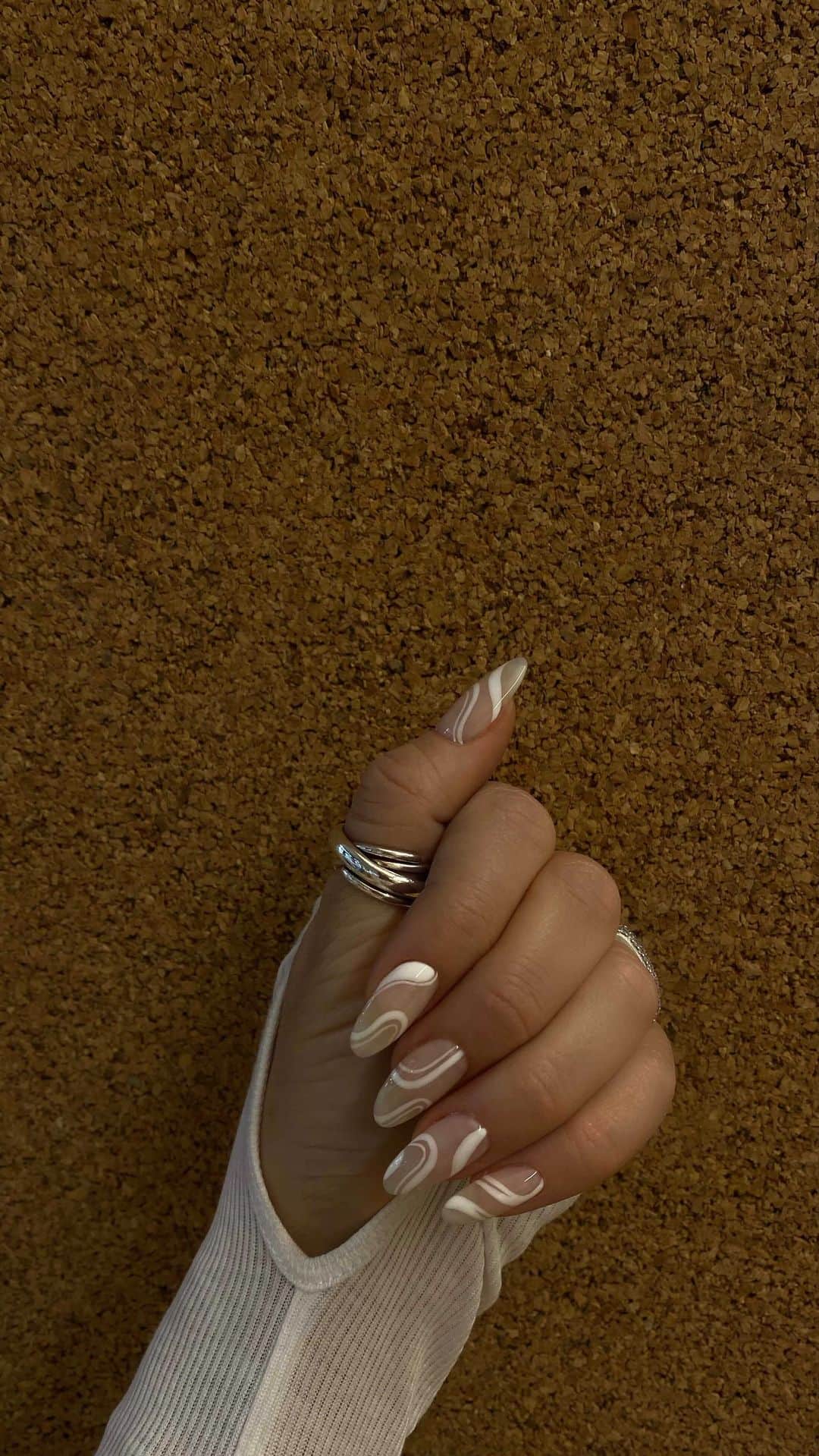 We Wore Whatのインスタグラム：「milkyyyyy 🥛 @nailsbymaki.nyc inspo @nails_and_soul • song: Desperado Slowed (Remix) Eduardo Luzquiños, RH Music」