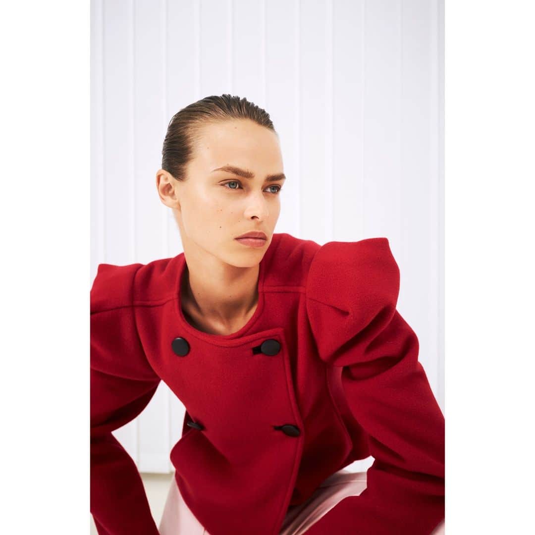 イザベルマランのインスタグラム：「SPRING 21 @birgitkos in Isabel Marant Spring 21 collection wearing the Fileali coat.  Discover more through the link in our bio.  Photographed by @blackpierreange  #IsabelMarantSS21 #IsabelMarant」