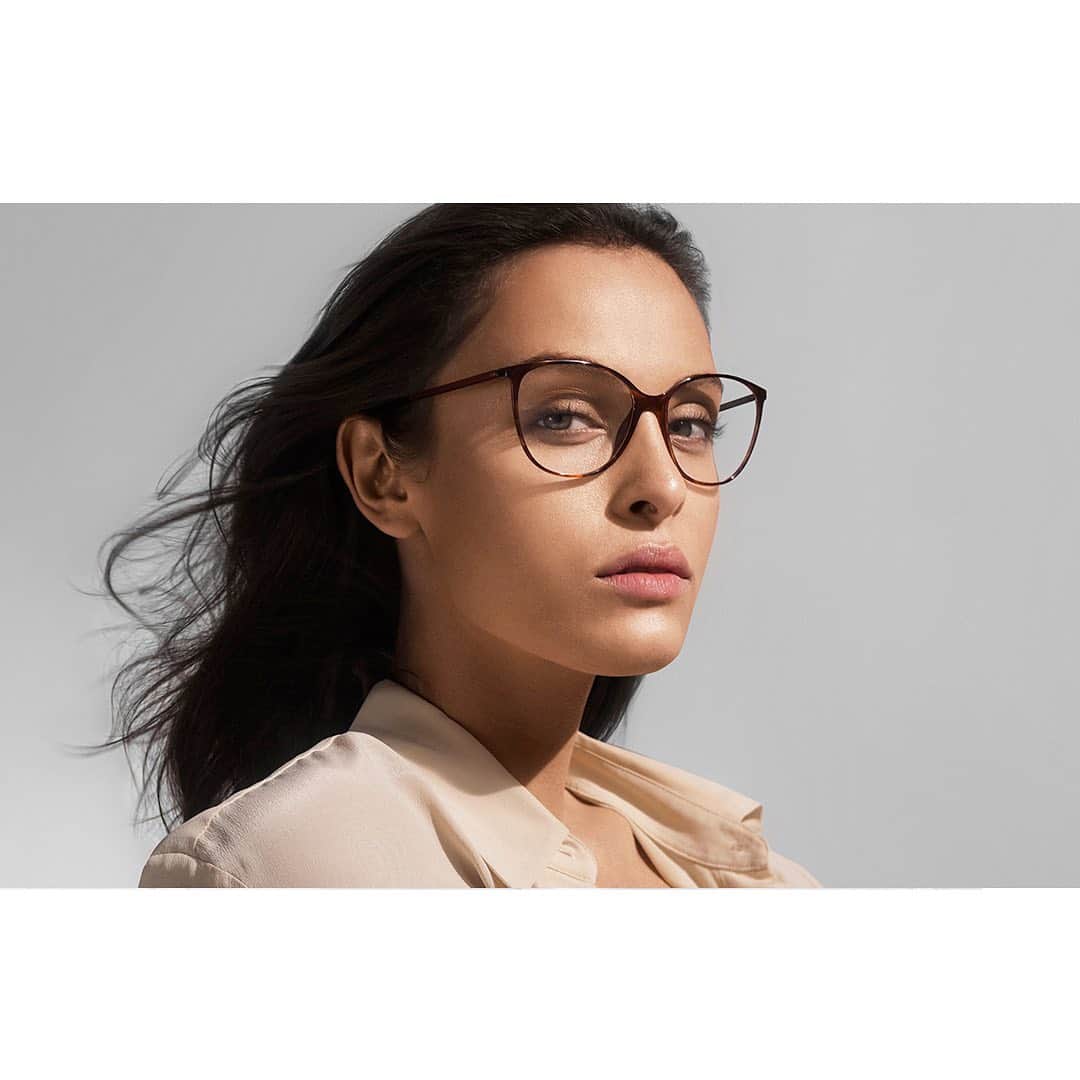 シルエットのインスタグラム：「SPX Illusion frames compliment every personality and every environment. Experiment with classic shapes and stunning color effects for a look that represents every side of you. Featuring: SPX Illusion 1601⁠⁠ .⁠⁠ .⁠⁠ .⁠⁠ #silhouetteeyewear #tryitwearitloveit #eyeweardesign #luxuryeyewear #fashioneyewear #opticalframes」